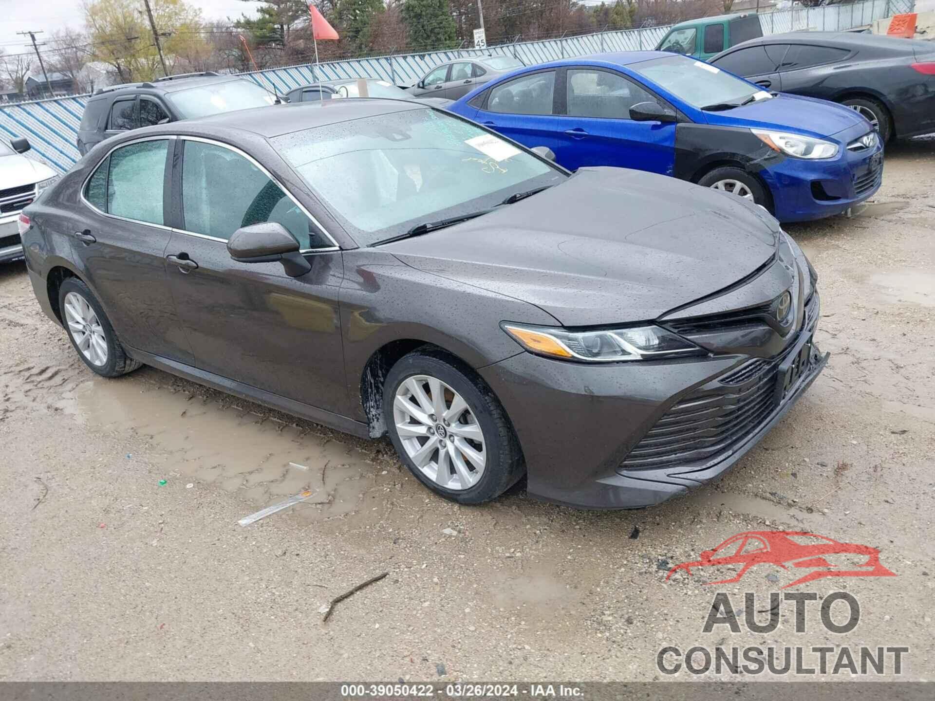 TOYOTA CAMRY 2018 - 4T1B11HKXJU116720