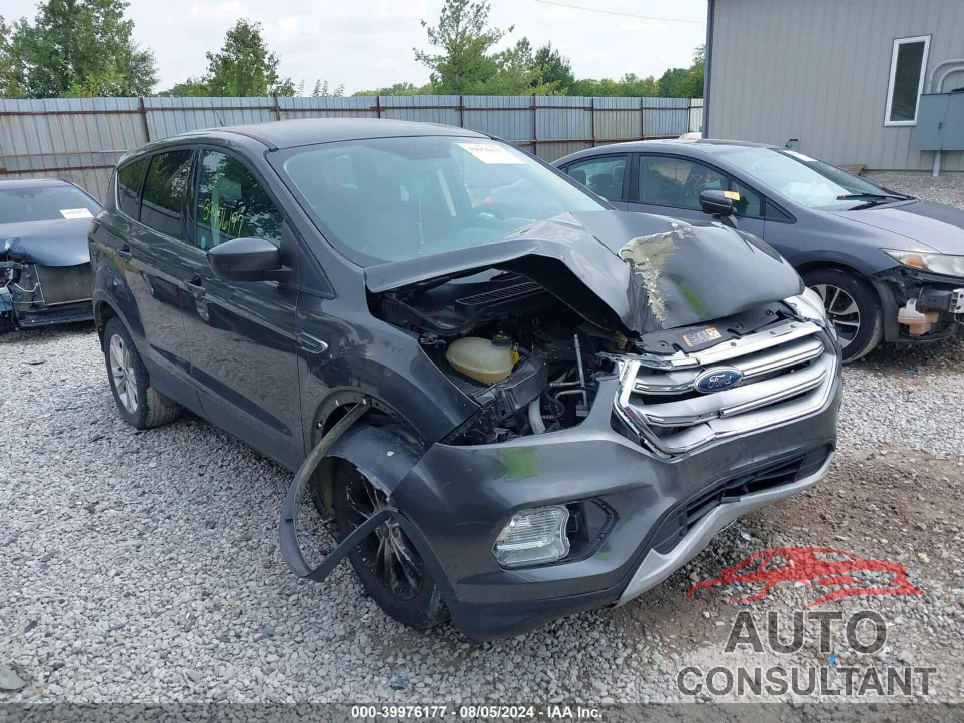 FORD ESCAPE 2017 - 1FMCU9G94HUA83569