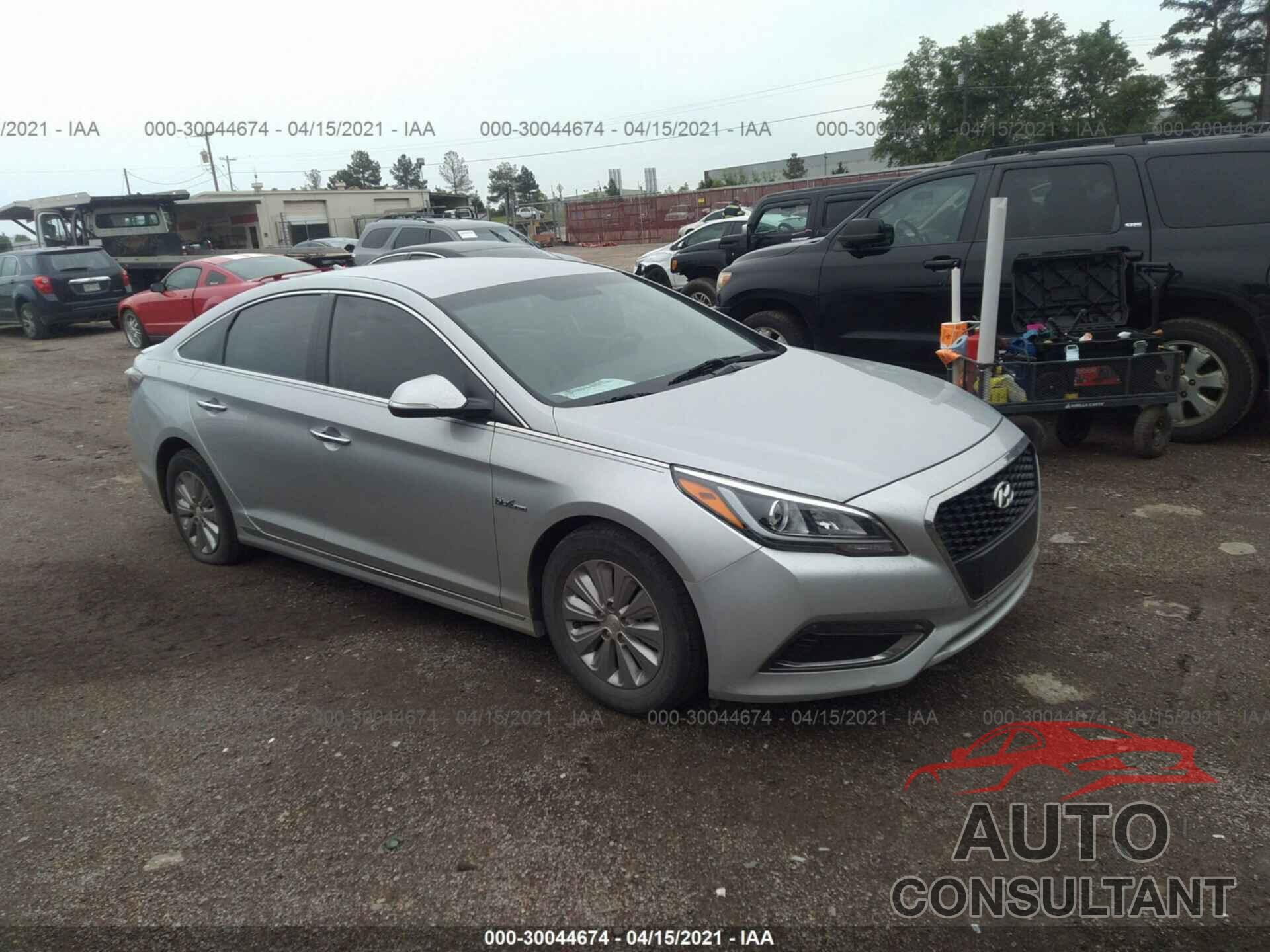 HYUNDAI SONATA HYBRID 2017 - KMHE24L14HA059596