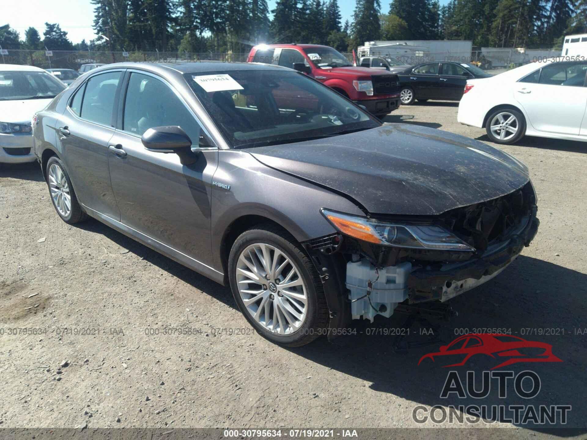 TOYOTA CAMRY 2018 - 4T1B21HK5JU501583