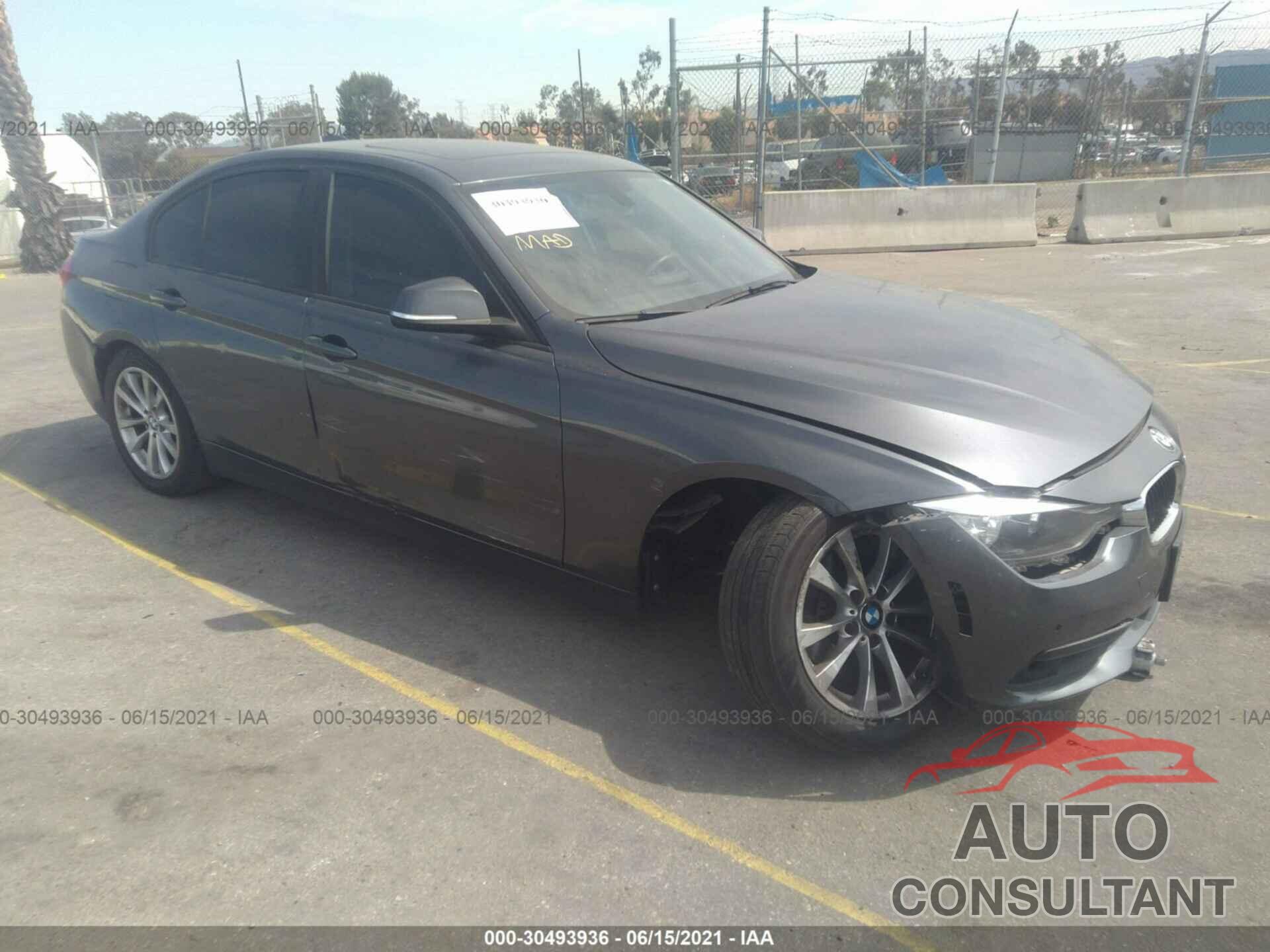 BMW 3 SERIES 2016 - WBA8E1G51GNT38240