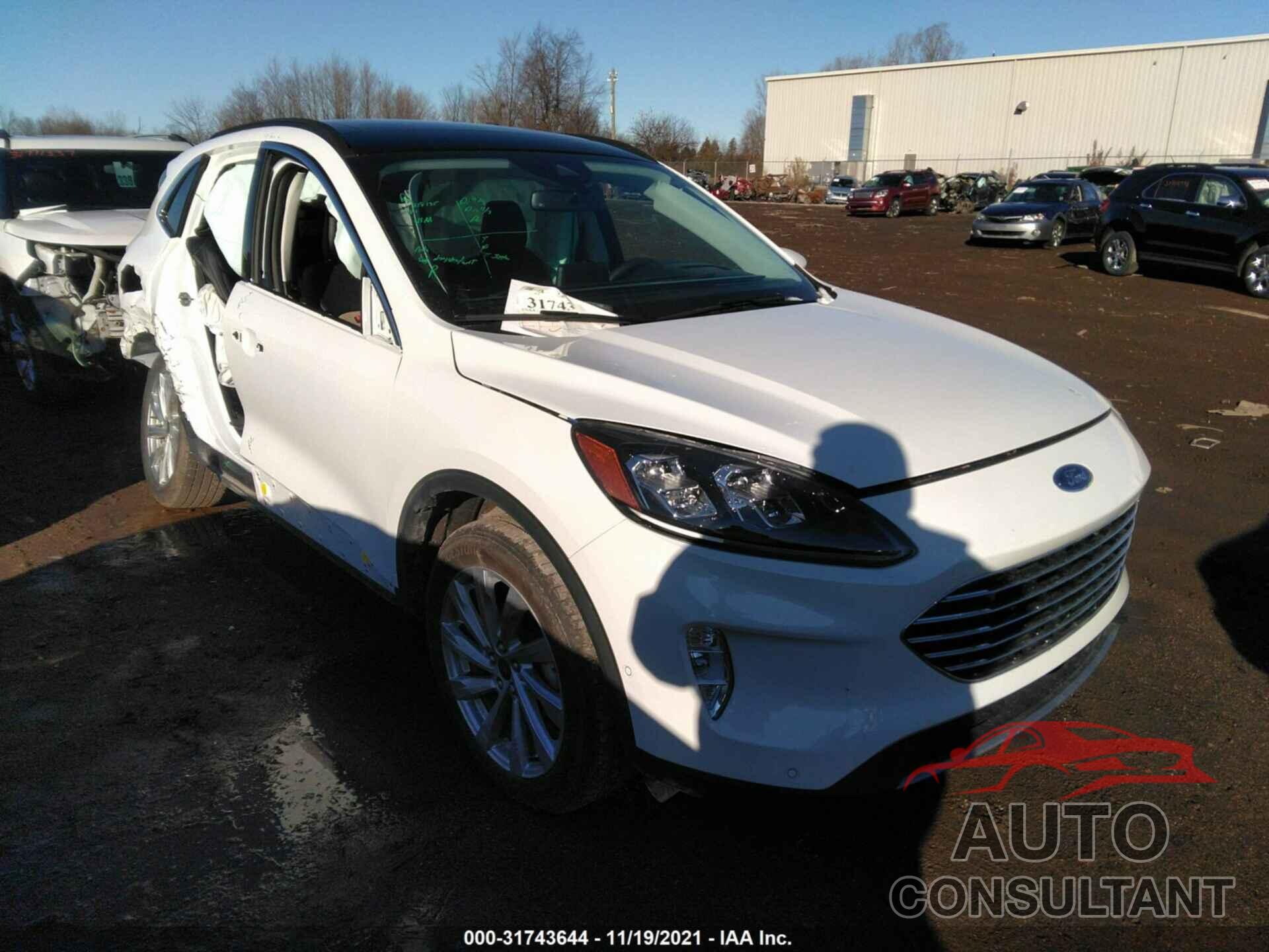 FORD ESCAPE 2021 - 1FMCU9J90MUB12553