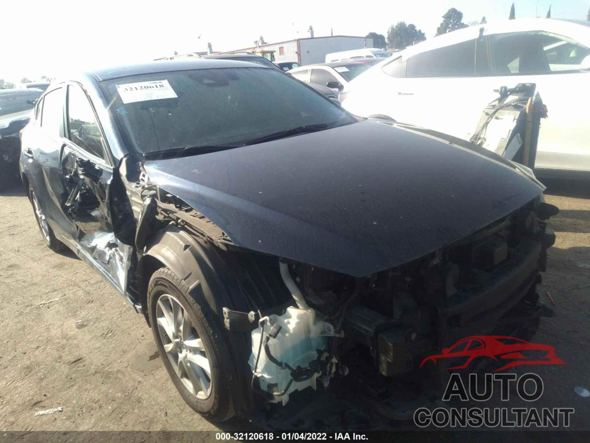MAZDA MAZDA3 4-DOOR 2018 - 3MZBN1U77JM186266