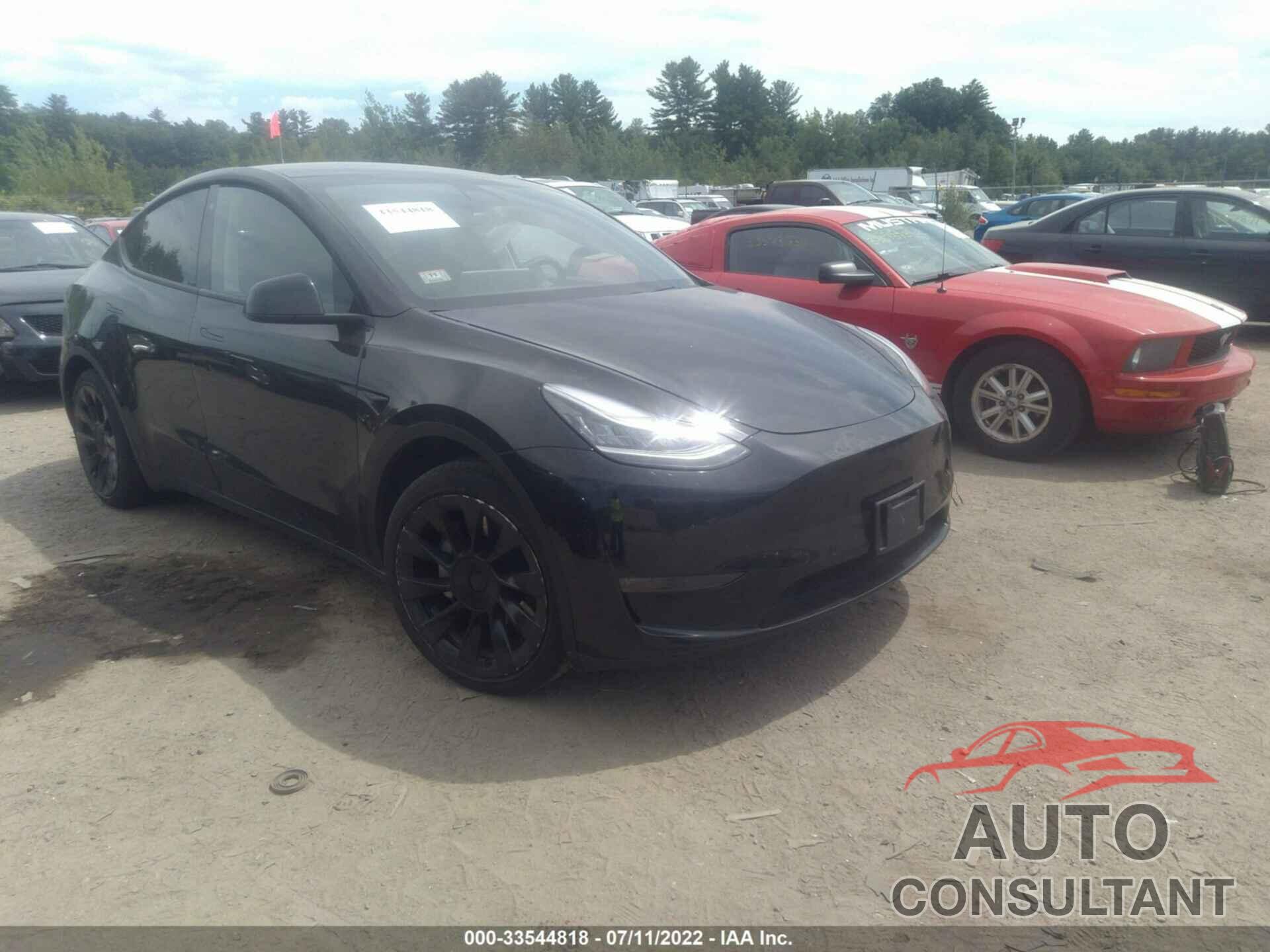 TESLA MODEL Y 2020 - 5YJYGDEE0LF040563
