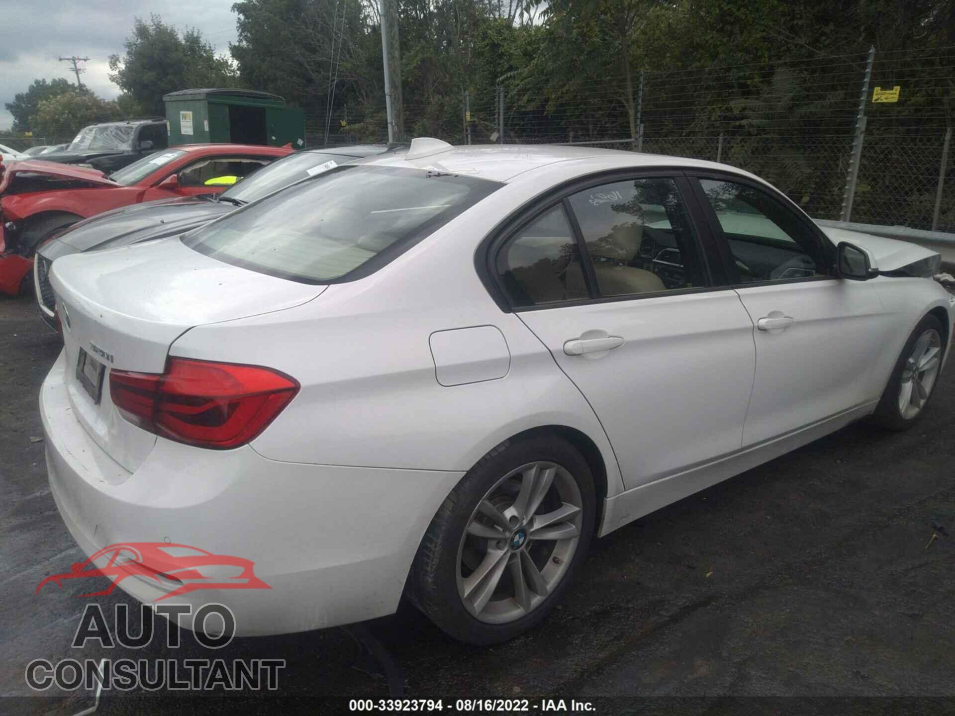 BMW 3 SERIES 2016 - WBA8E1G52GNU11681