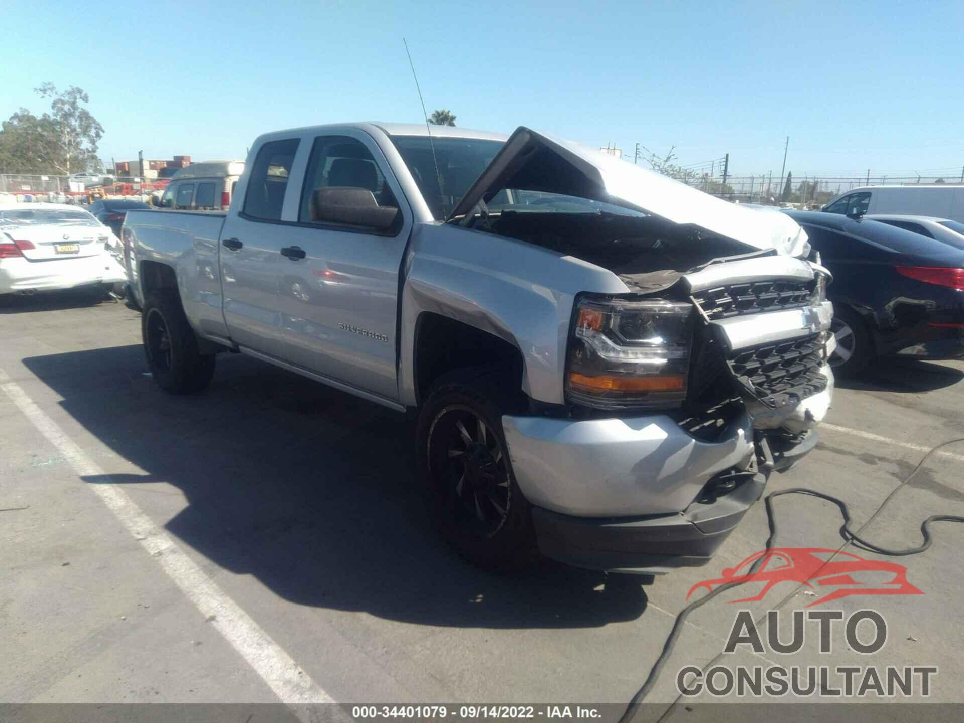 CHEVROLET SILVERADO 1500 2018 - 1GCRCPEC3JZ199875