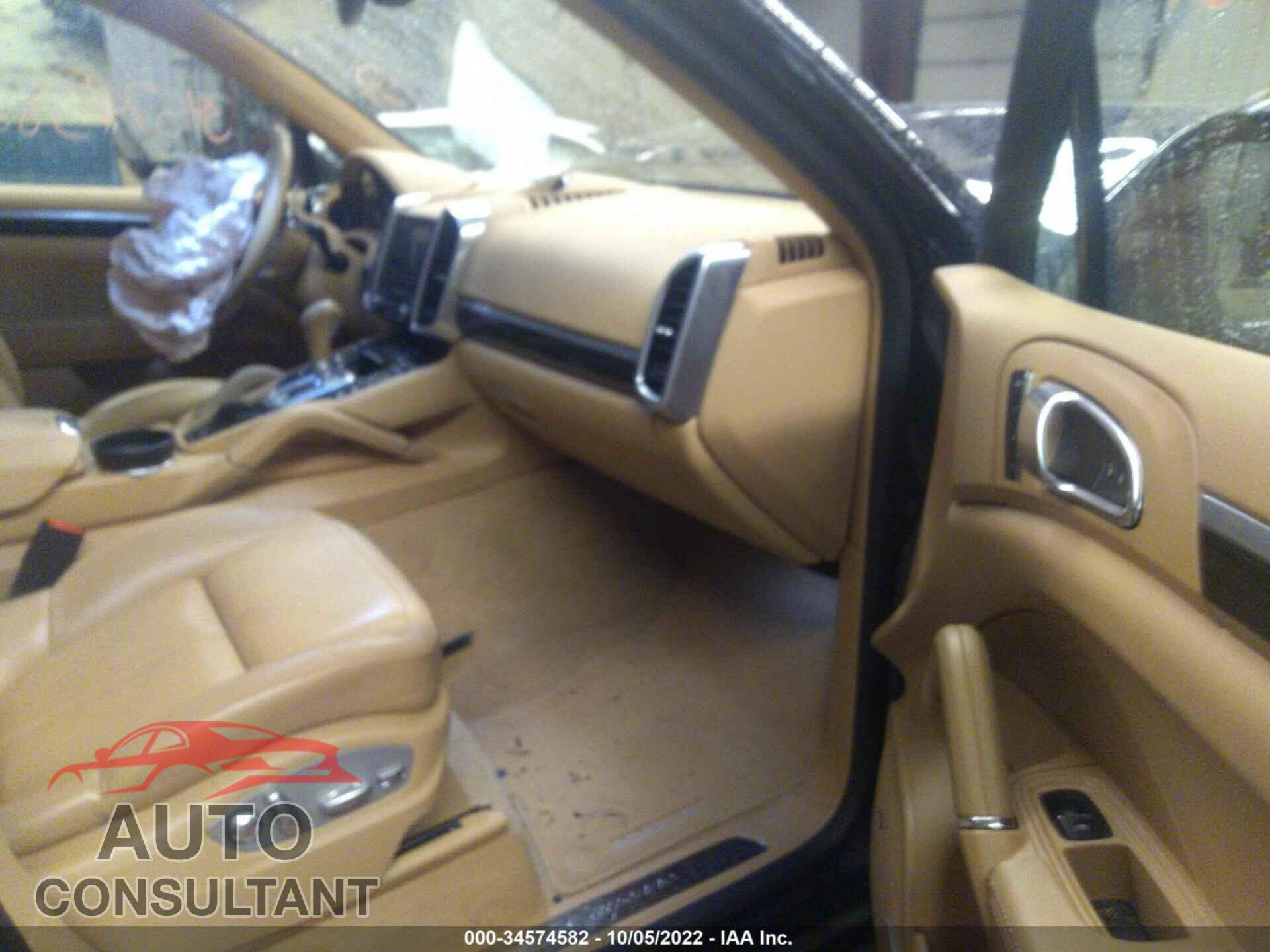 PORSCHE CAYENNE 2017 - WP1AA2A28HKA86864