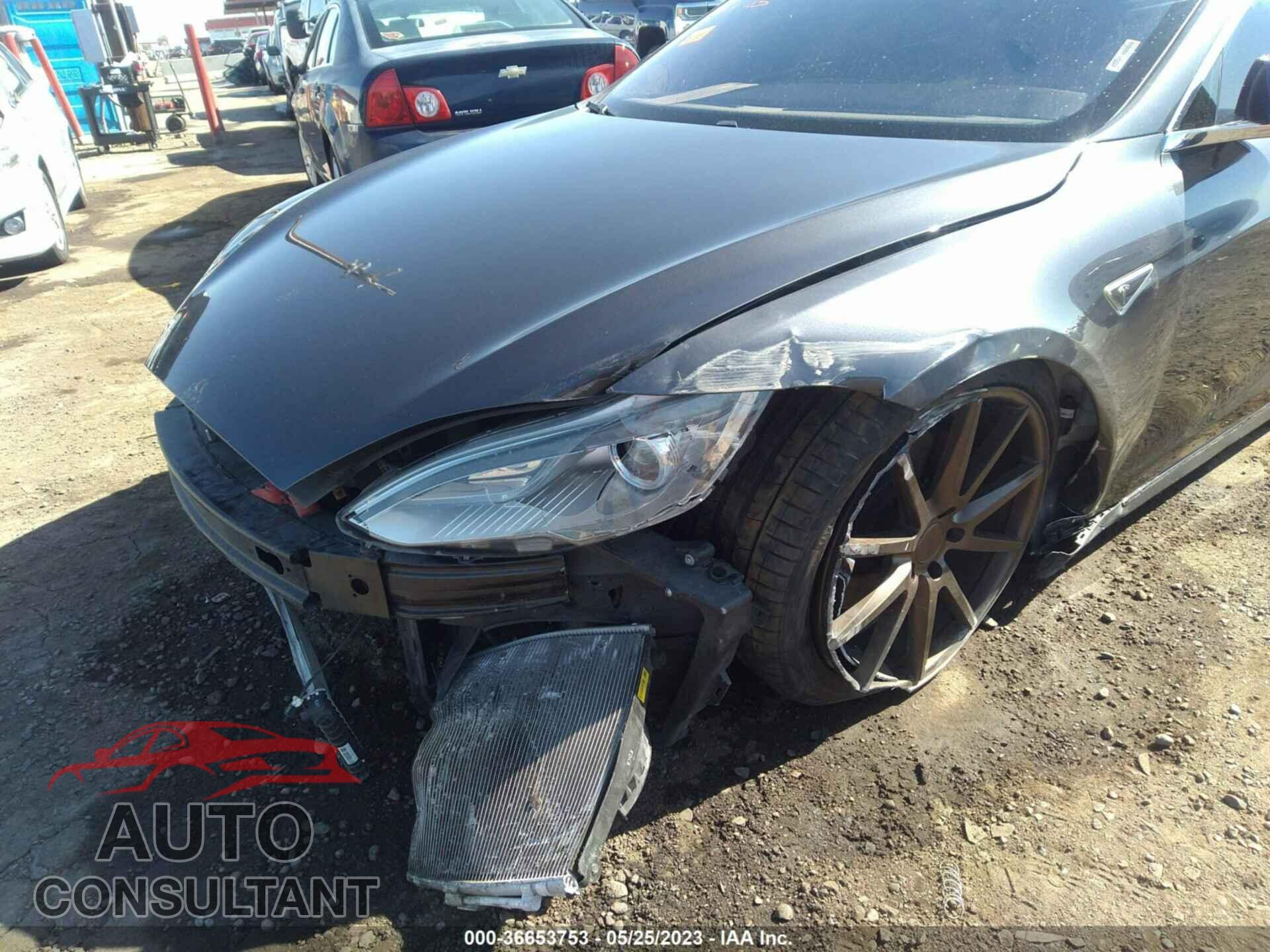 TESLA MODEL S 2015 - 5YJSA1H4XFF085331