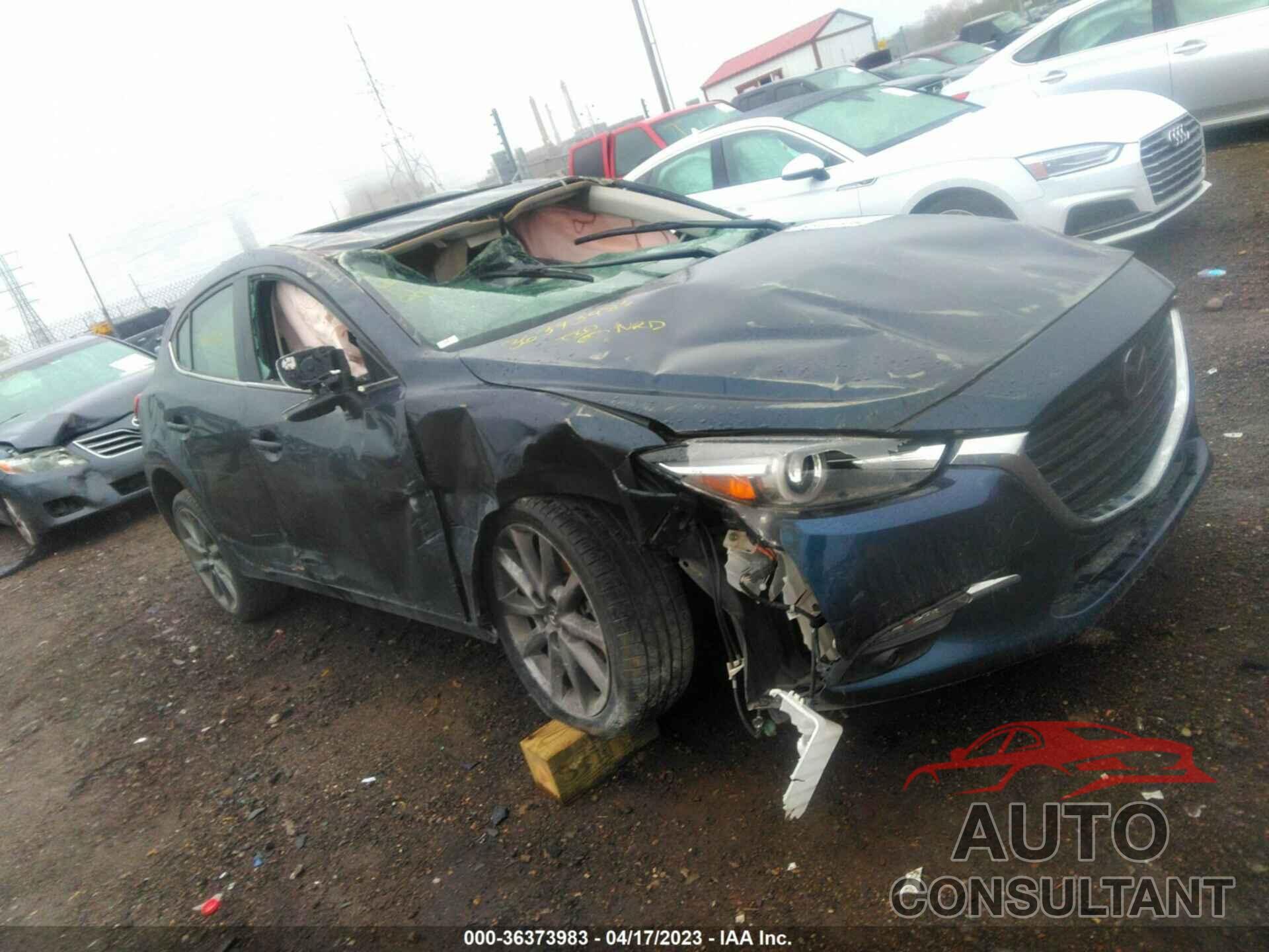 MAZDA MAZDA3 2018 - 3MZBN1M38JM206408