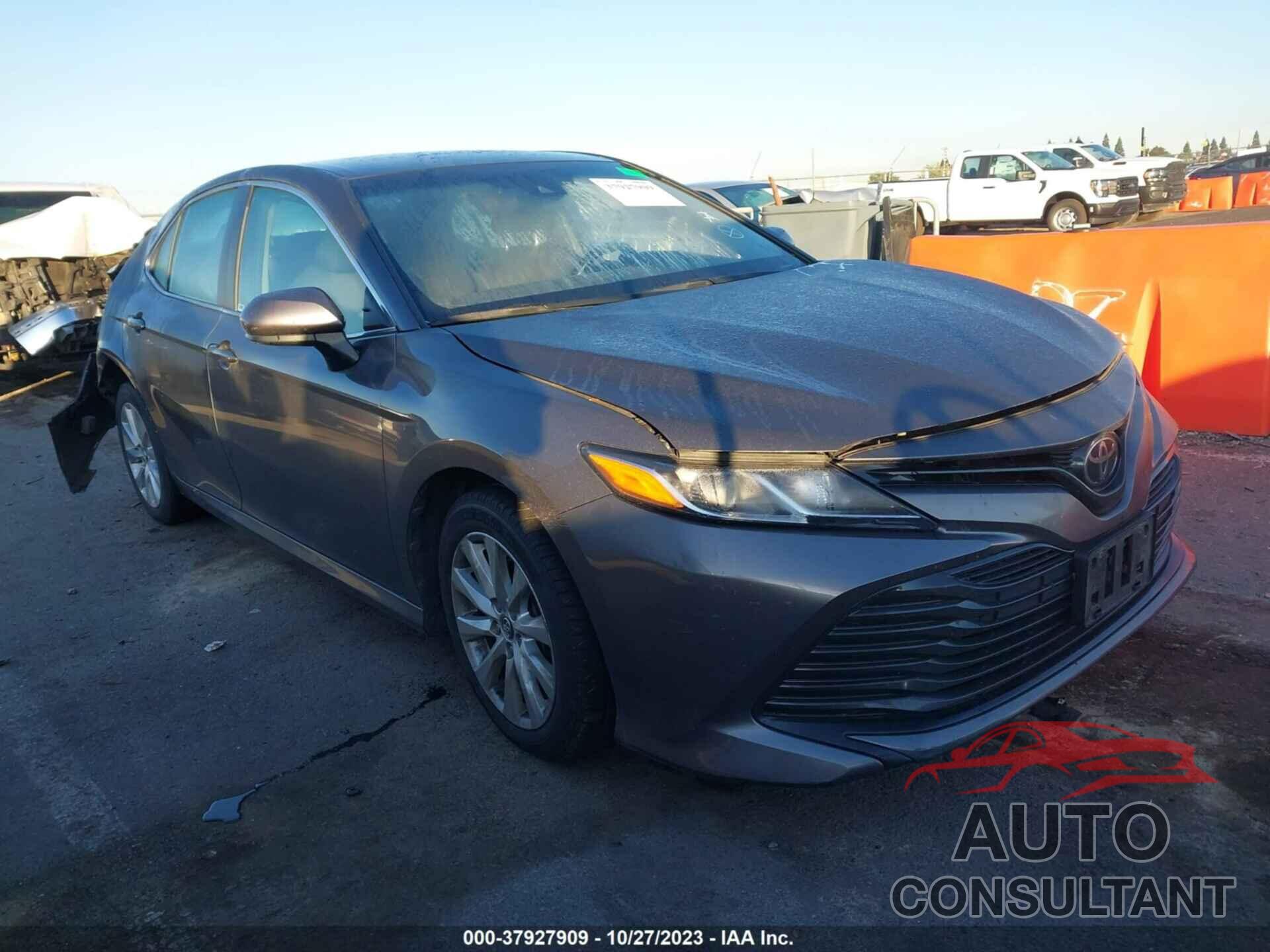TOYOTA CAMRY 2018 - 4T1B11HK4JU550759