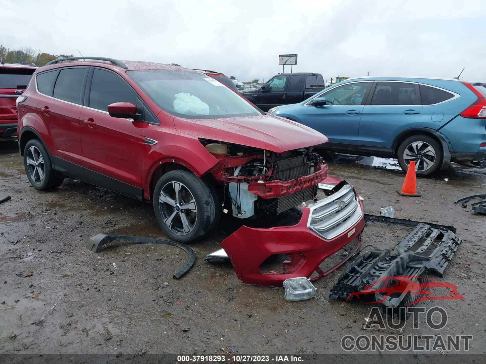FORD ESCAPE 2017 - 1FMCU0G98HUB73626