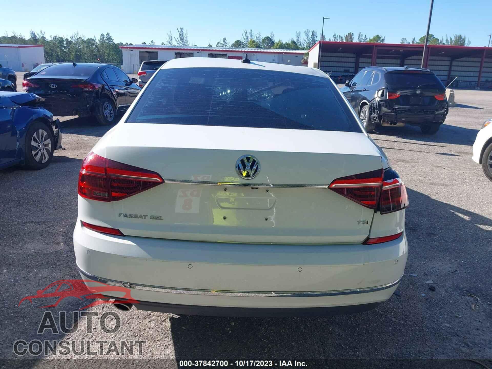 VOLKSWAGEN PASSAT 2017 - 1VWCT7A34HC074454
