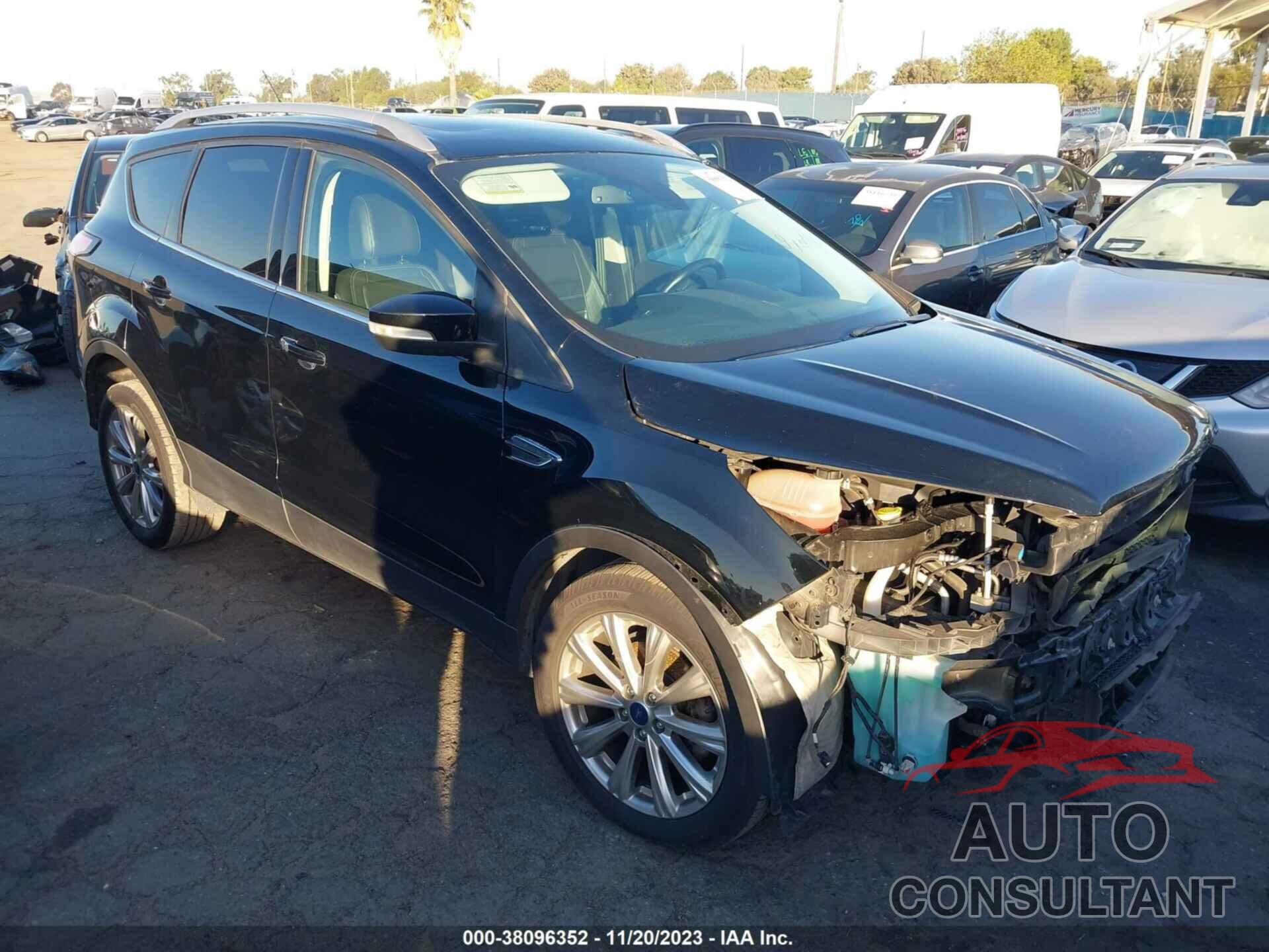 FORD ESCAPE 2017 - 1FMCU0JD4HUD65266