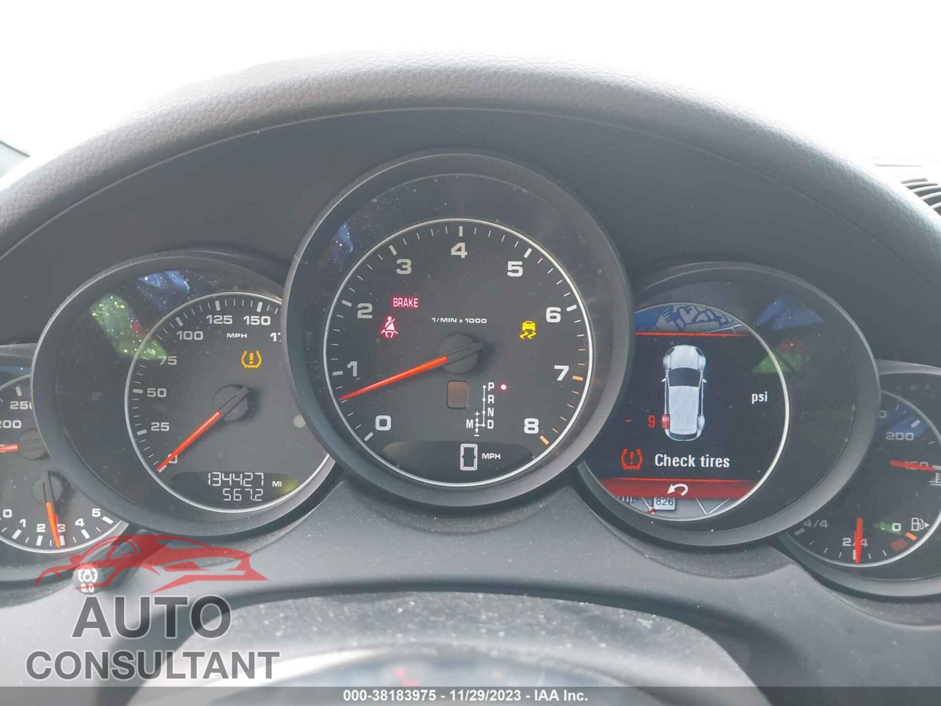 PORSCHE CAYENNE 2016 - WP1AA2A21GLA01758
