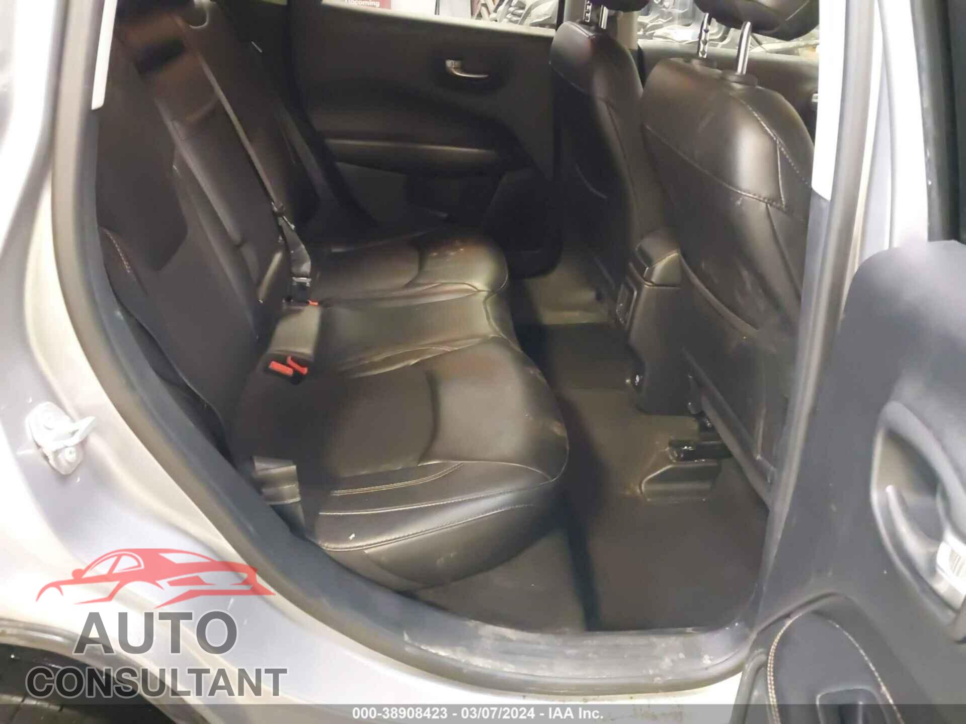 JEEP COMPASS 2018 - 3C4NJDBB3JT404102