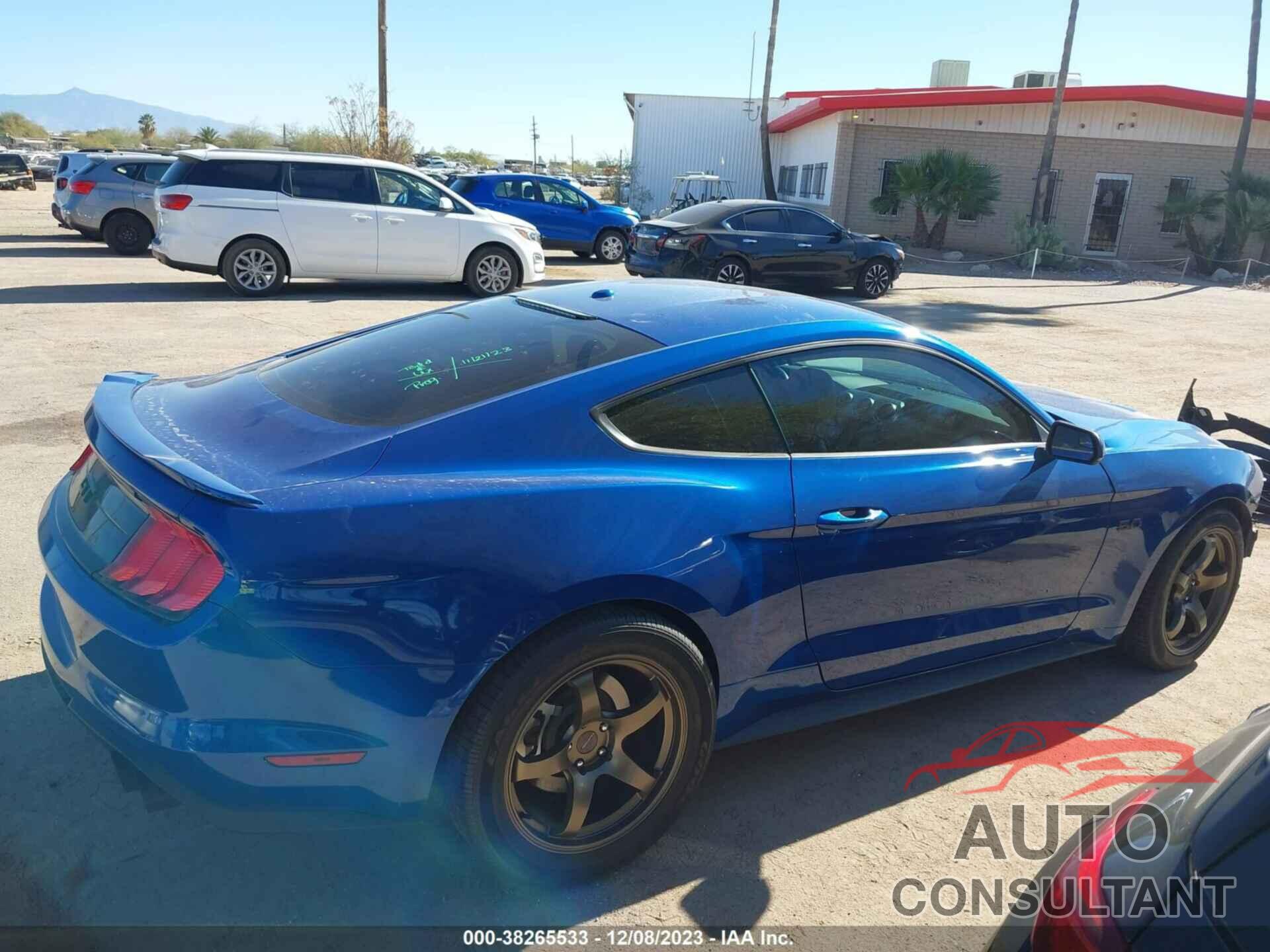 FORD MUSTANG 2018 - 1FA6P8CF9J5185132