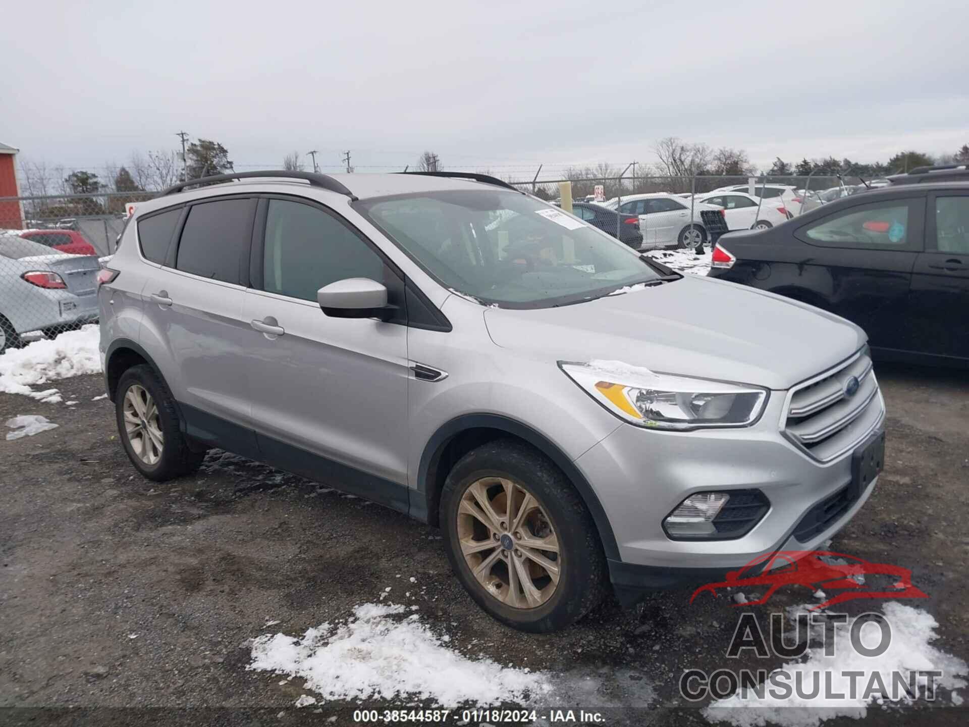 FORD ESCAPE 2018 - 1FMCU9GD6JUC02409