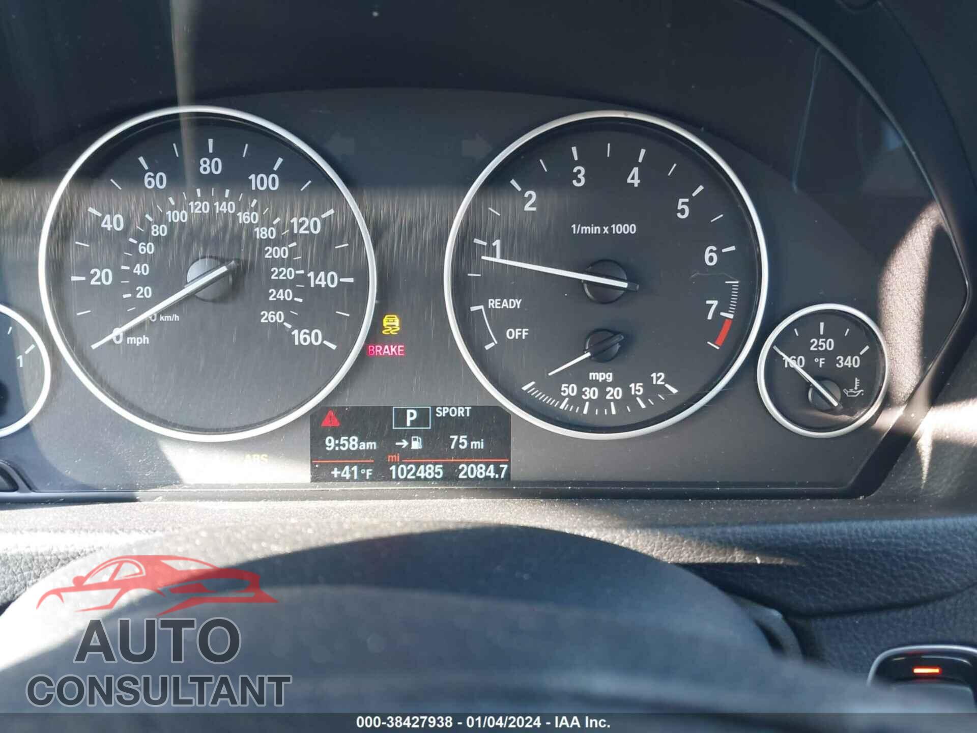 BMW 320I 2016 - WBA8E5G53GNU19943