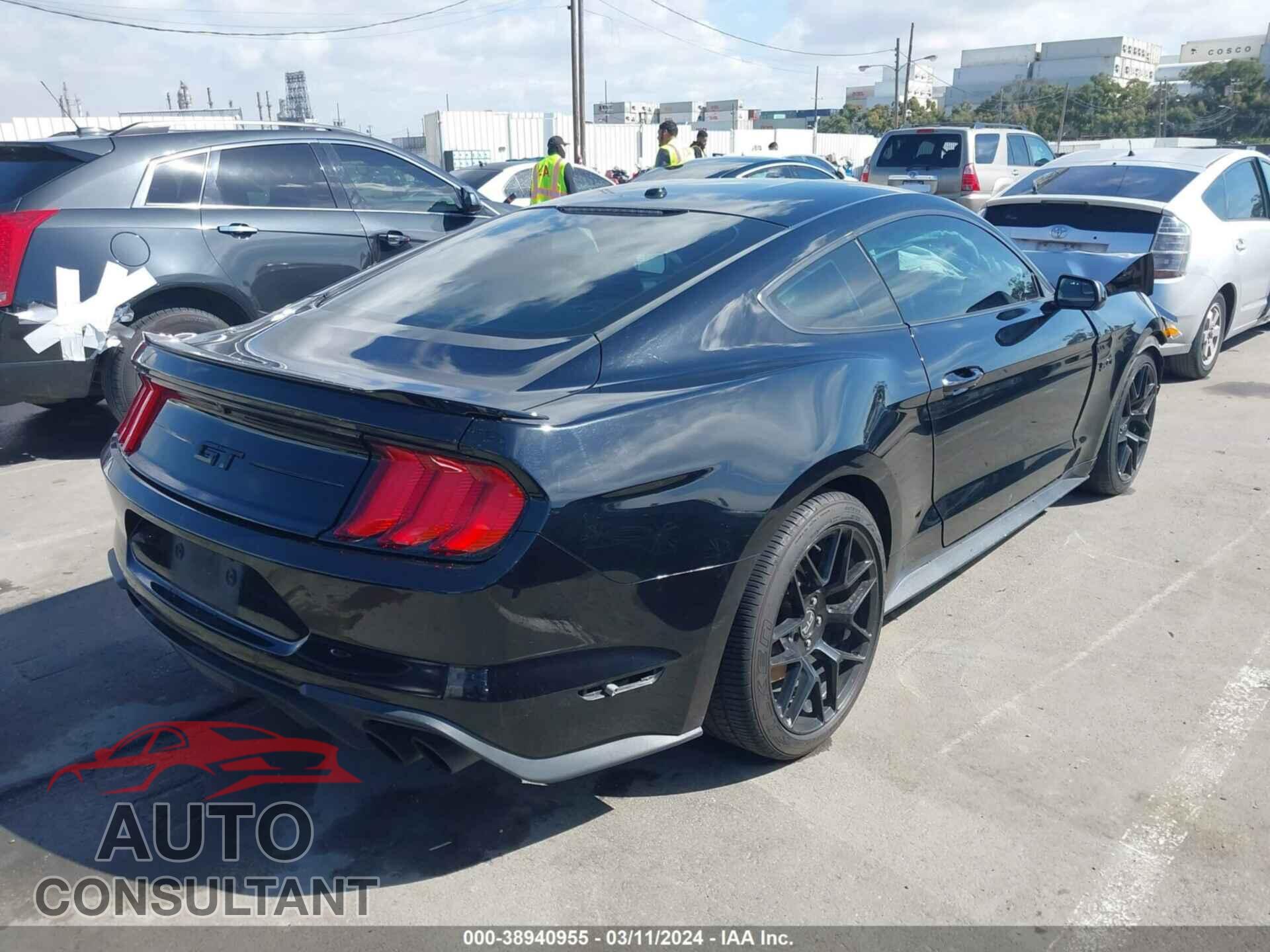 FORD MUSTANG 2018 - 1FA6P8CF3J5166141