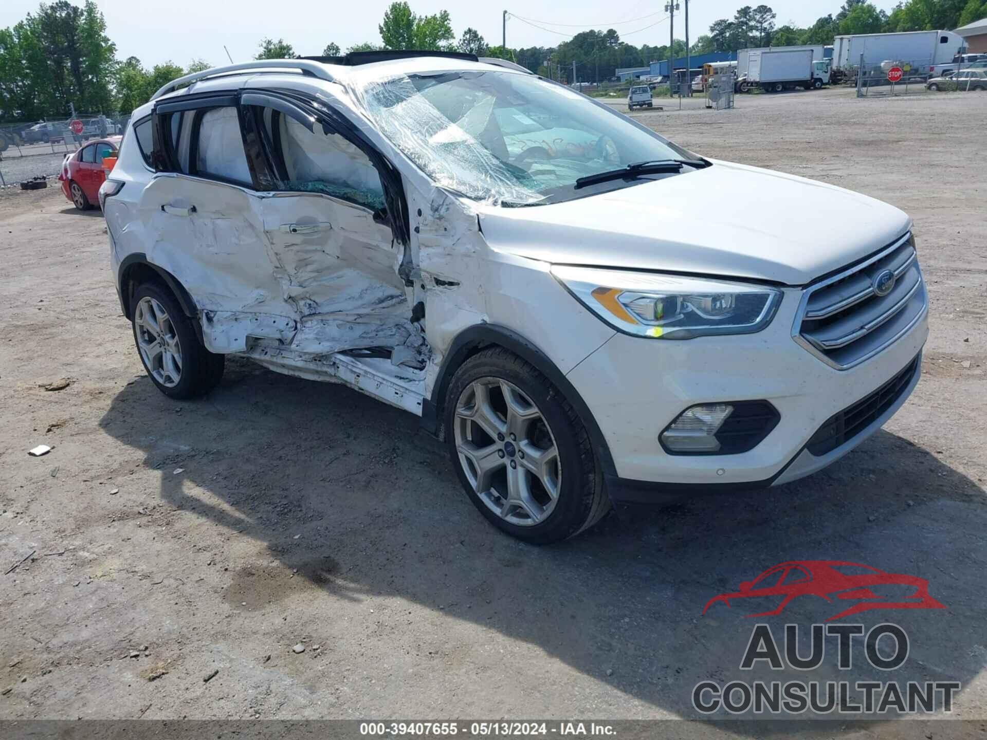 FORD ESCAPE 2017 - 1FMCU9J91HUC46297