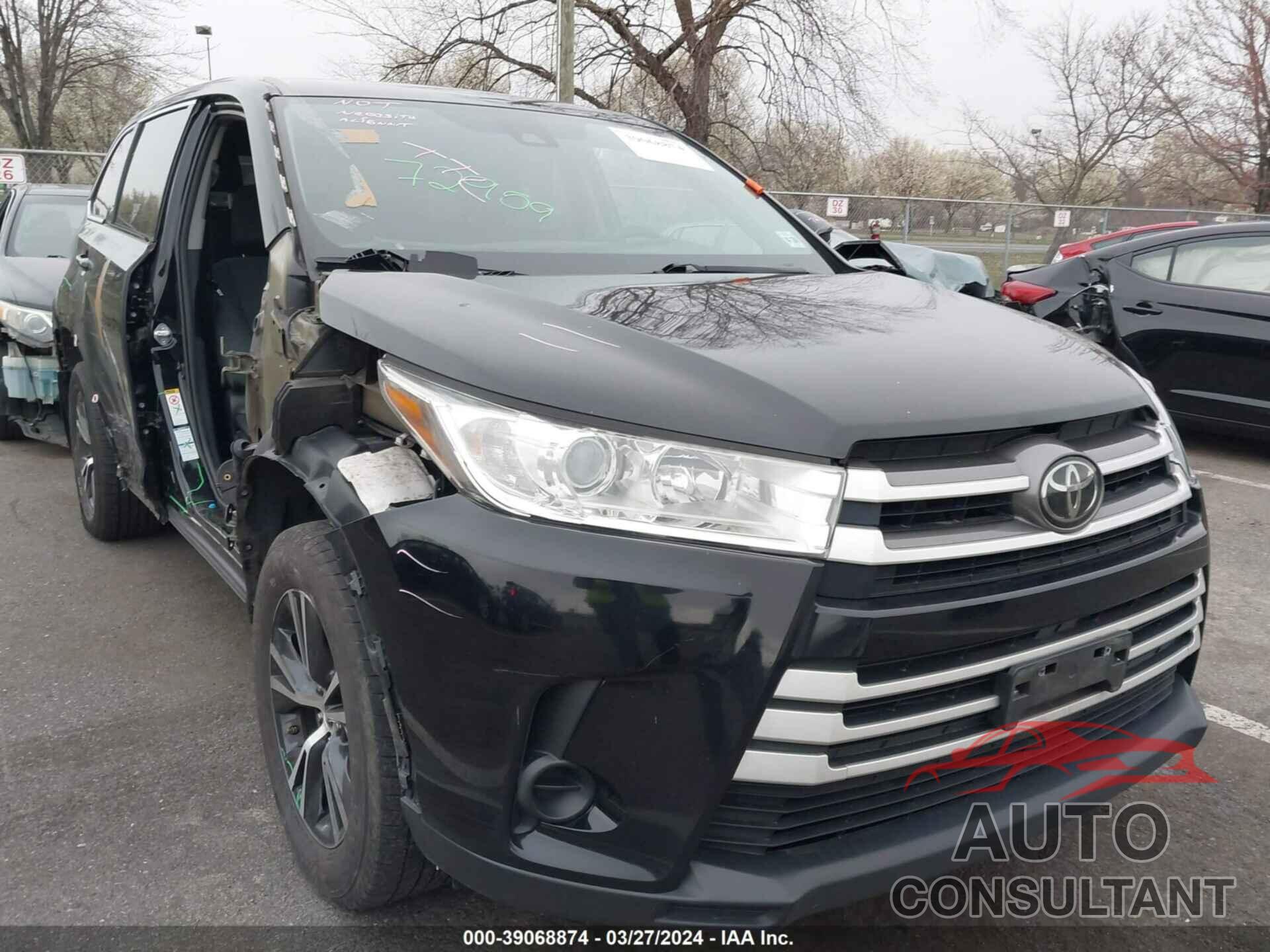 TOYOTA HIGHLANDER 2019 - 5TDBZRFH0KS976666