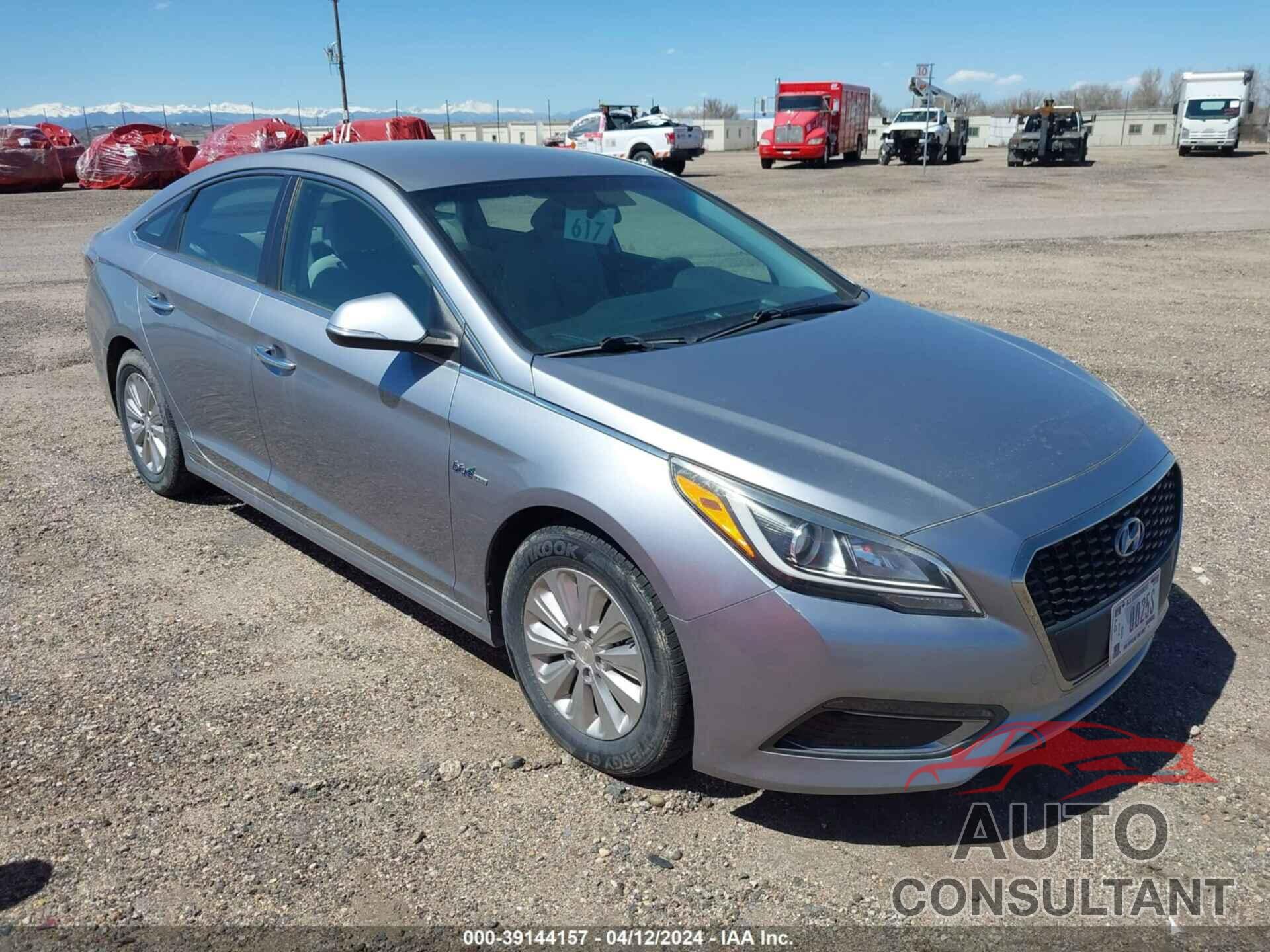 HYUNDAI SONATA 2016 - KMHE24L18GA031380