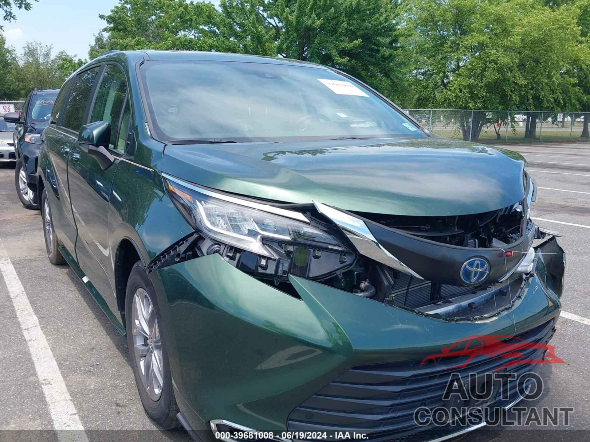 TOYOTA SIENNA 2022 - 5TDJSKFC5NS056130