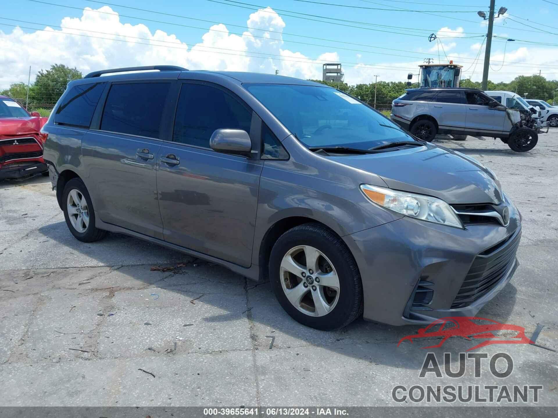 TOYOTA SIENNA 2018 - 5TDKZ3DC1JS923641