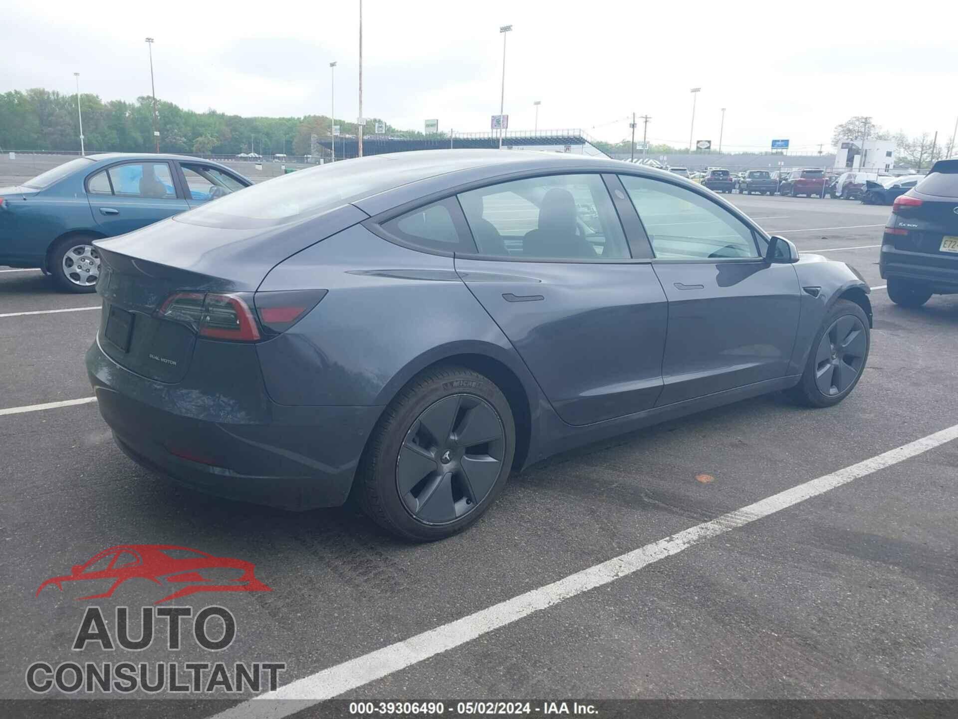 TESLA MODEL 3 2022 - 5YJ3E1EB5NF256366