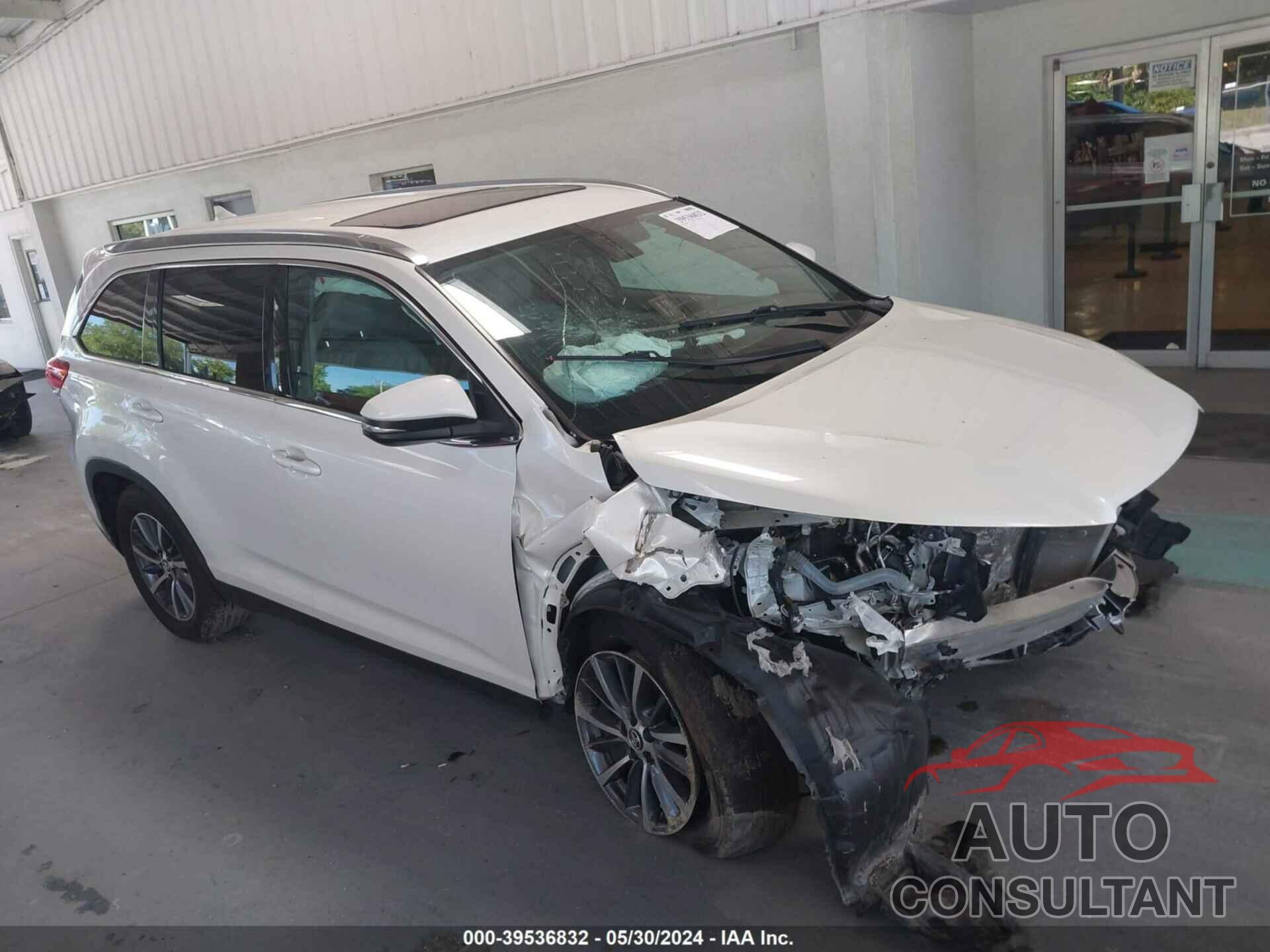 TOYOTA HIGHLANDER 2019 - 5TDKZRFH7KS558931