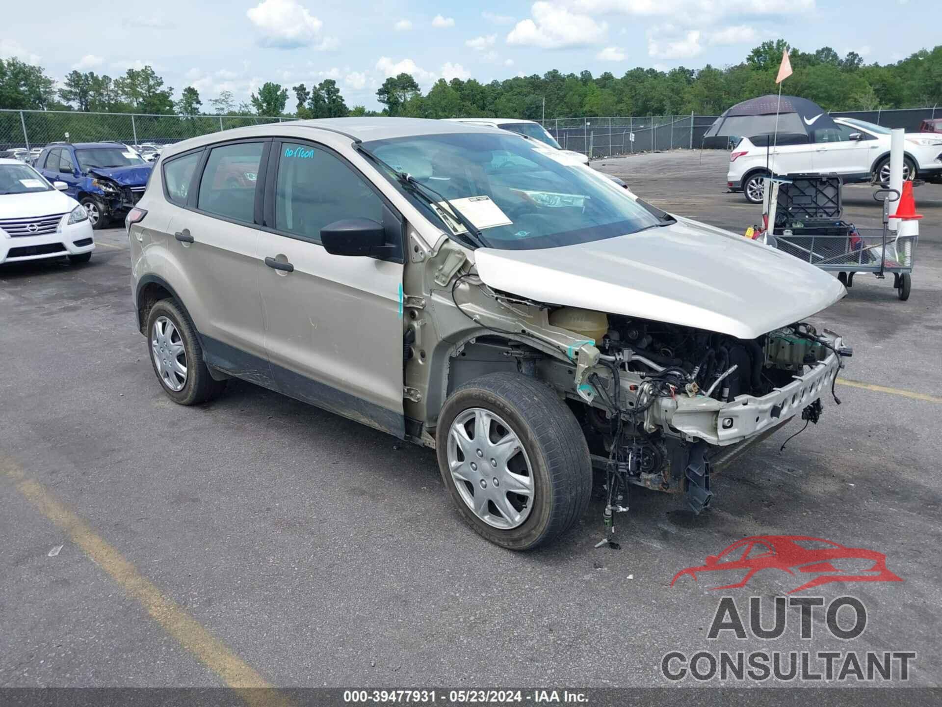 FORD ESCAPE 2017 - 1FMCU0F79HUB71657