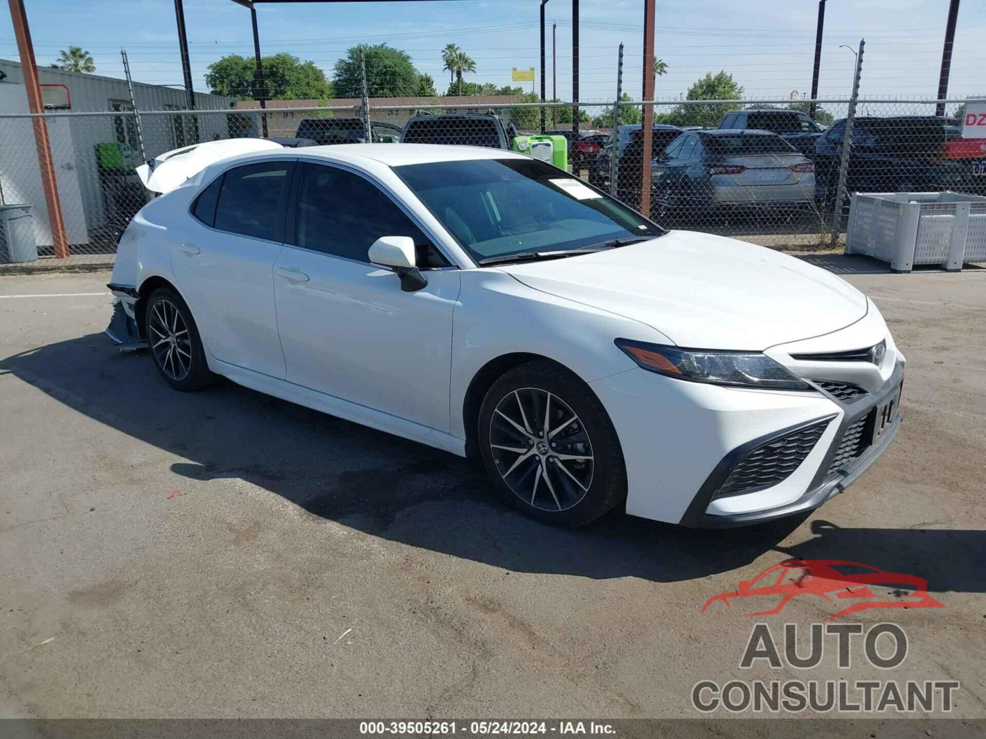 TOYOTA CAMRY 2022 - 4T1G11AK8NU689119
