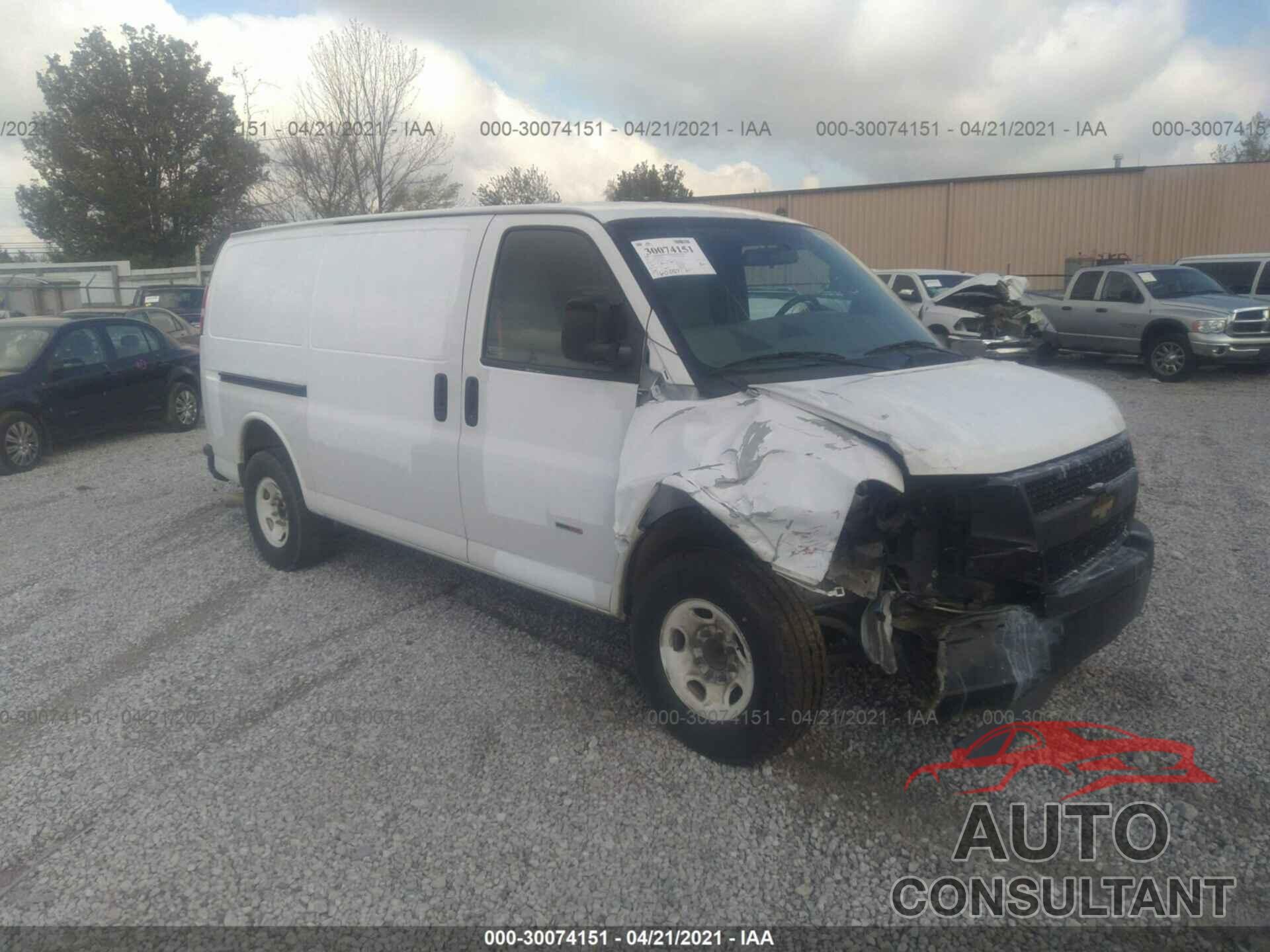 CHEVROLET EXPRESS CARGO VAN 2017 - 1GCWGAF15H1215116