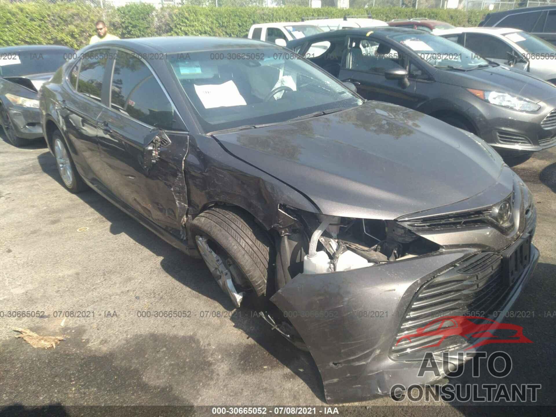 TOYOTA CAMRY 2018 - 4T1B11HK9JU124162