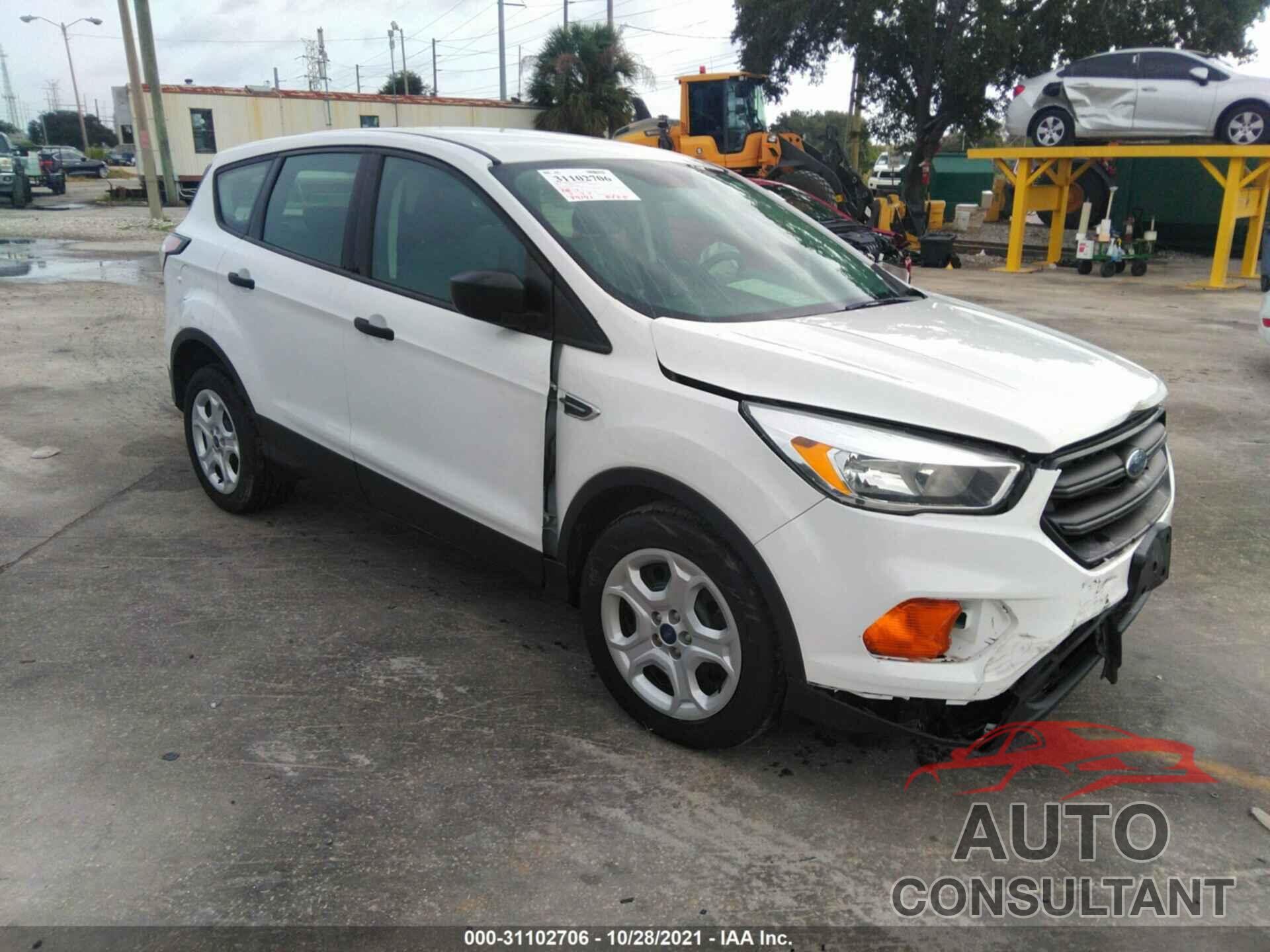FORD ESCAPE 2017 - 1FMCU0F7XHUB61705