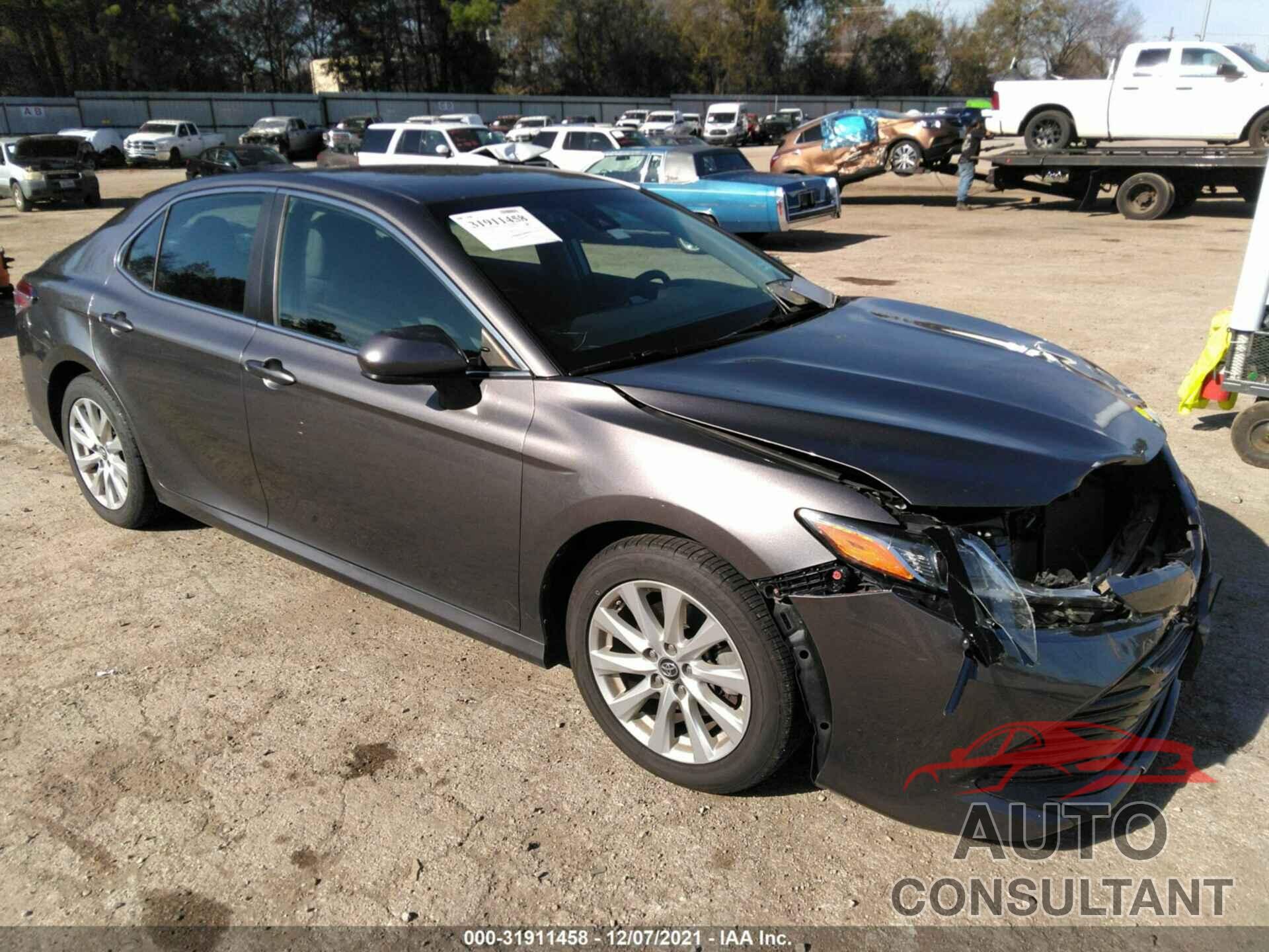 TOYOTA CAMRY 2018 - 4T1B11HK6JU590177