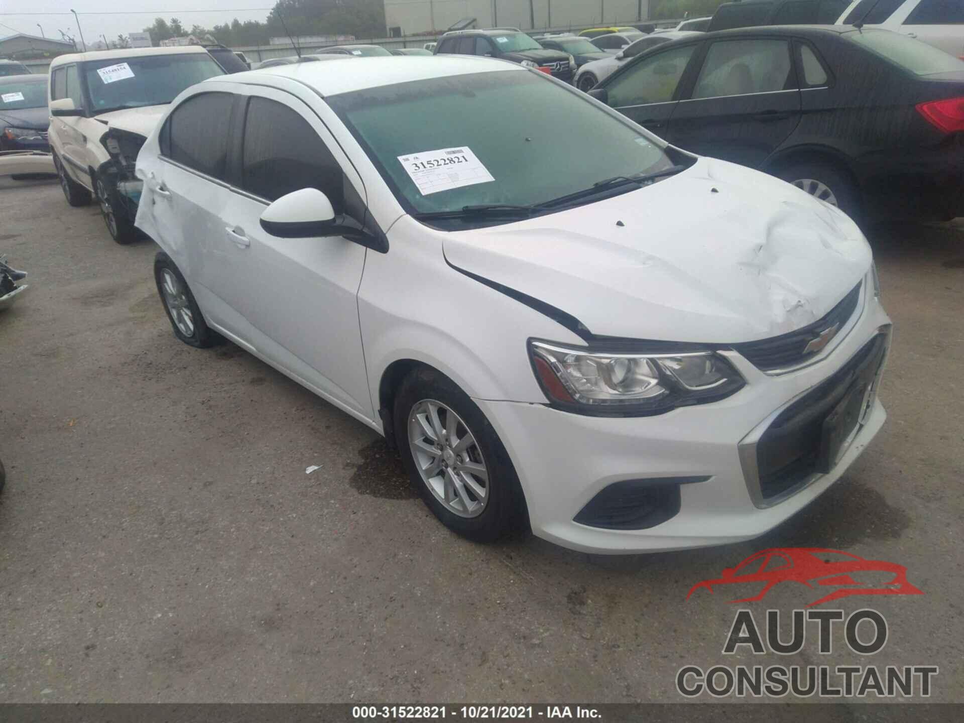 CHEVROLET SONIC 2018 - 1G1JD5SH5J4109243