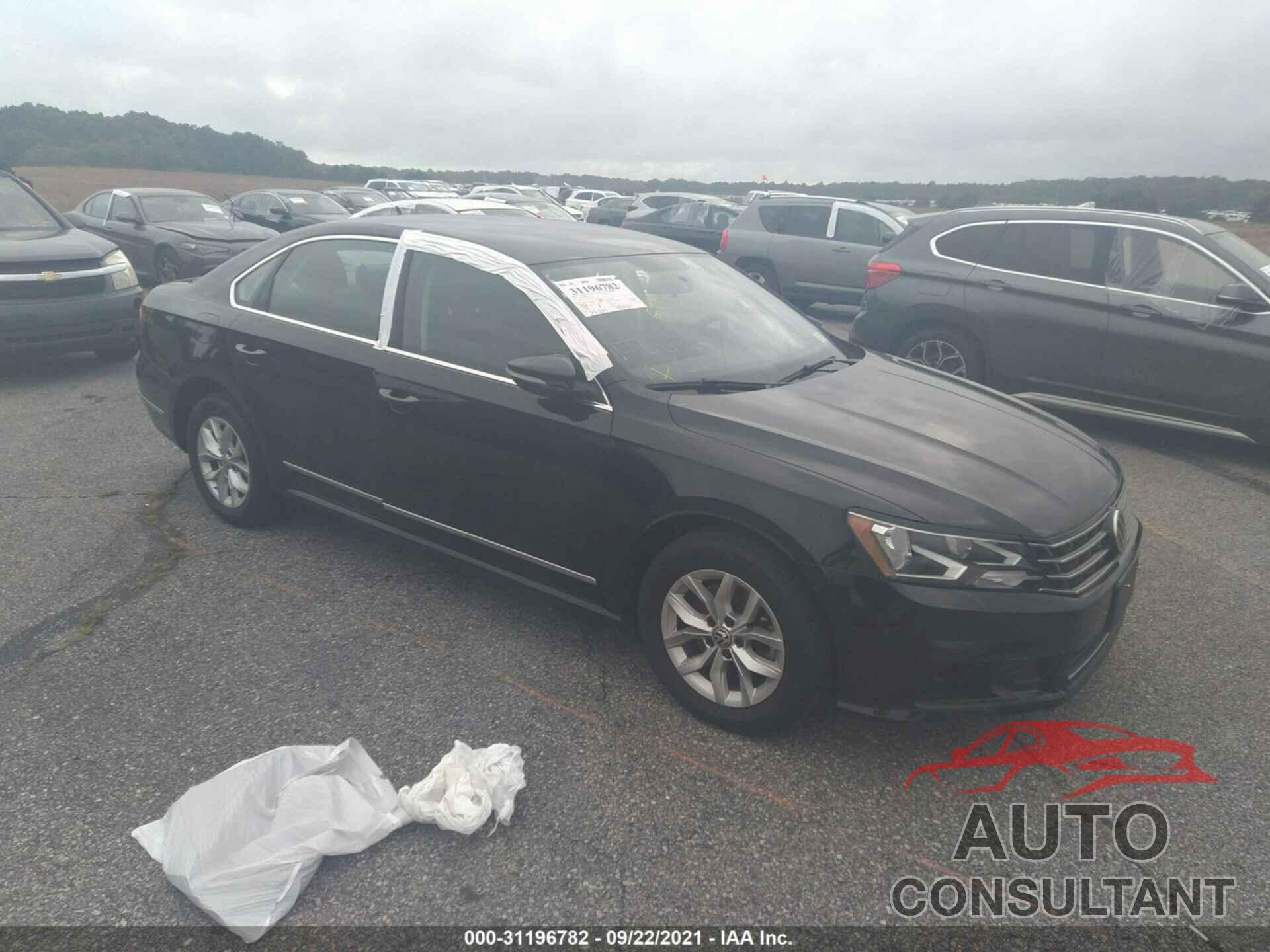 VOLKSWAGEN PASSAT 2017 - 1VWAT7A39HC045149