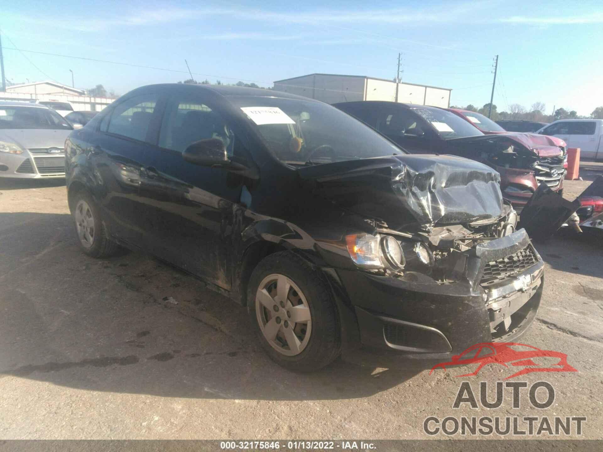 CHEVROLET SONIC 2016 - 1G1JA5SH3G4131601