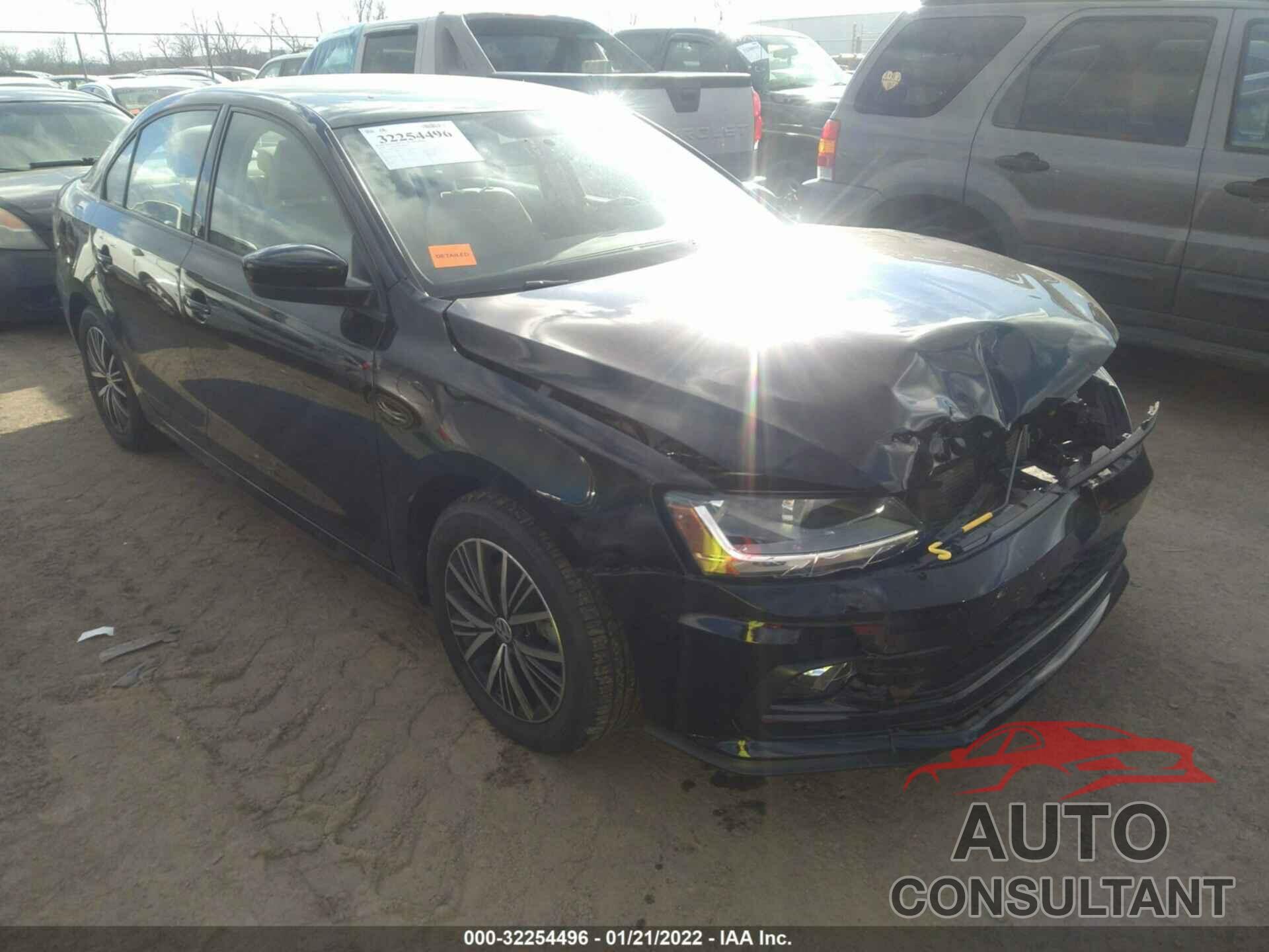 VOLKSWAGEN JETTA 2018 - 3VWDB7AJ7JM211672