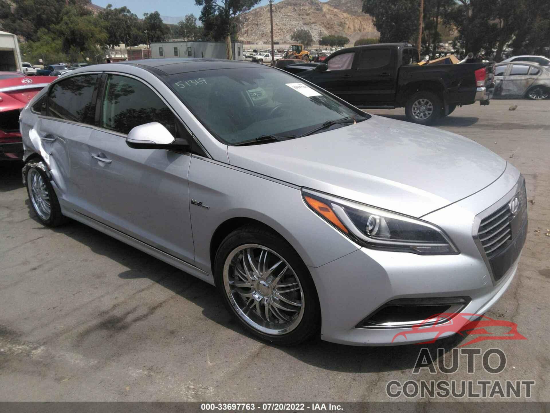 HYUNDAI SONATA HYBRID 2017 - KMHE34L35HA076017