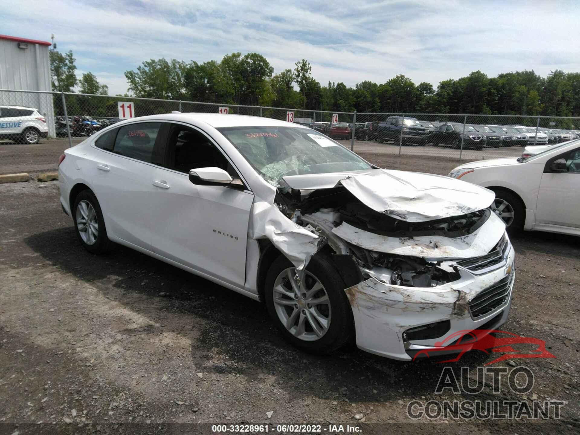 CHEVROLET MALIBU 2017 - 1G1ZE5ST3HF182453