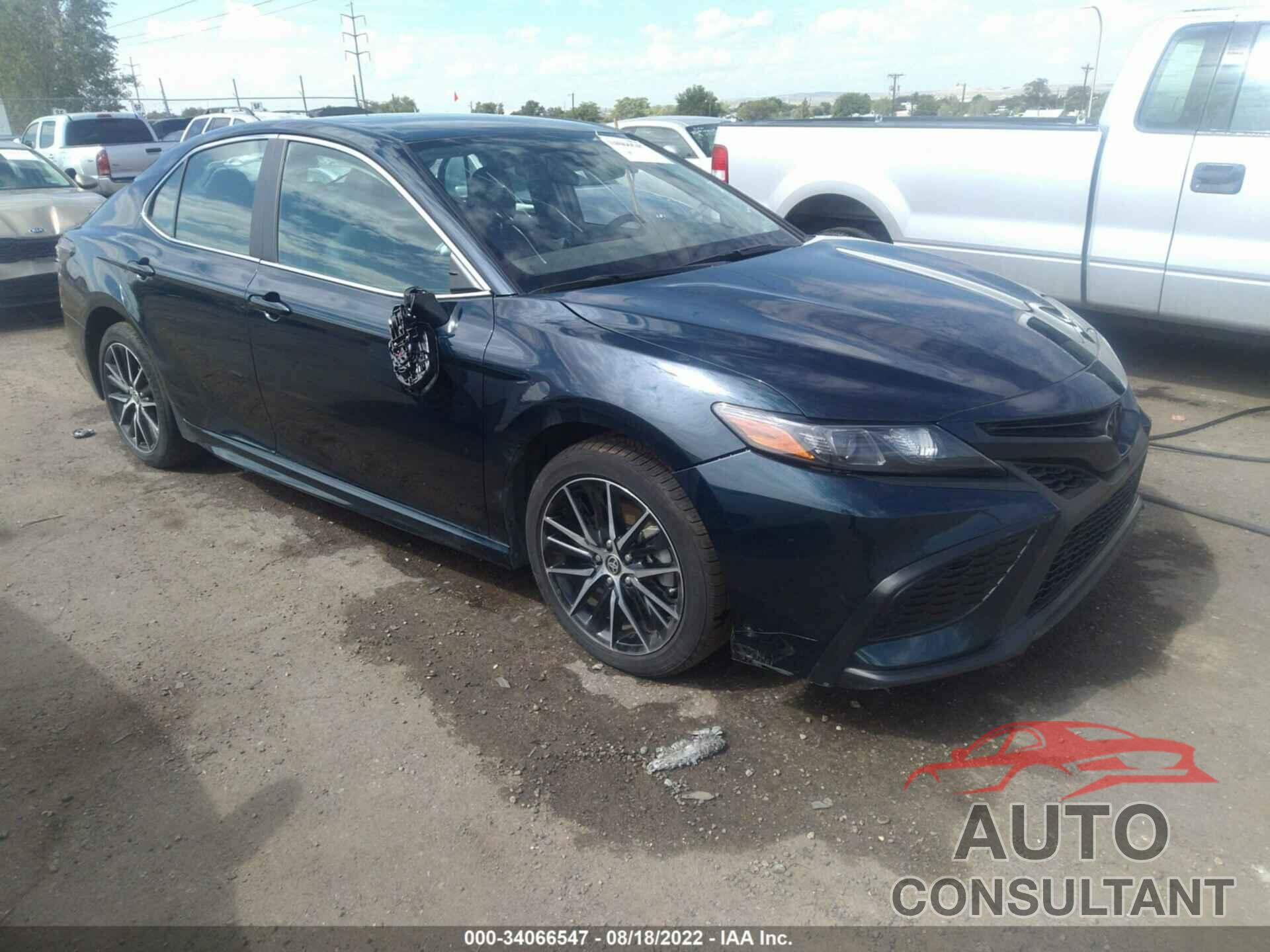 TOYOTA CAMRY 2021 - 4T1G11AKXMU563942