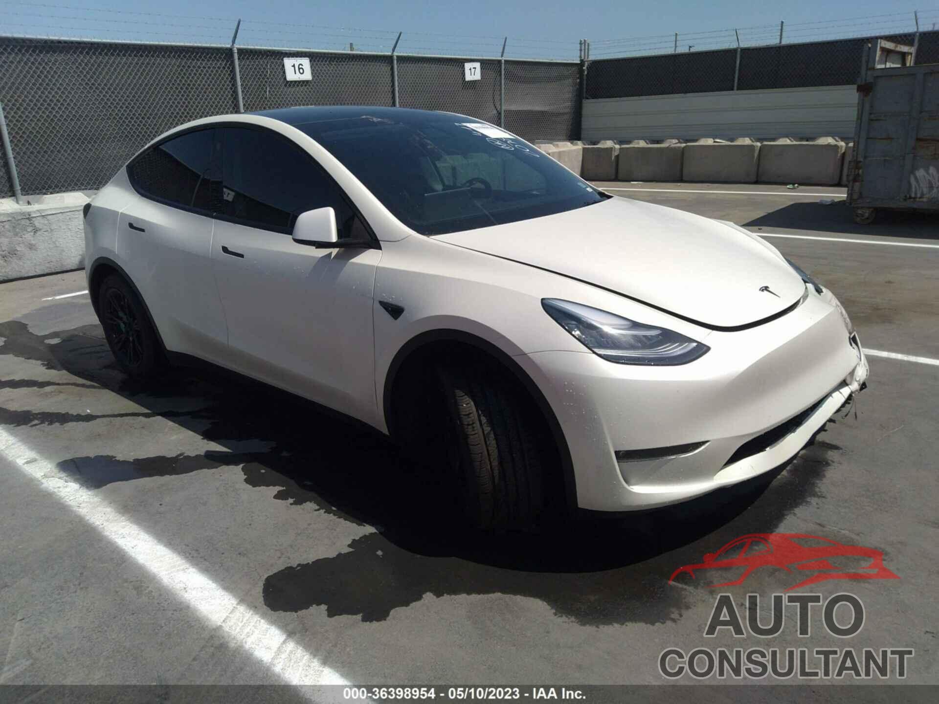 TESLA MODEL Y 2021 - 5YJYGAEE0MF207813