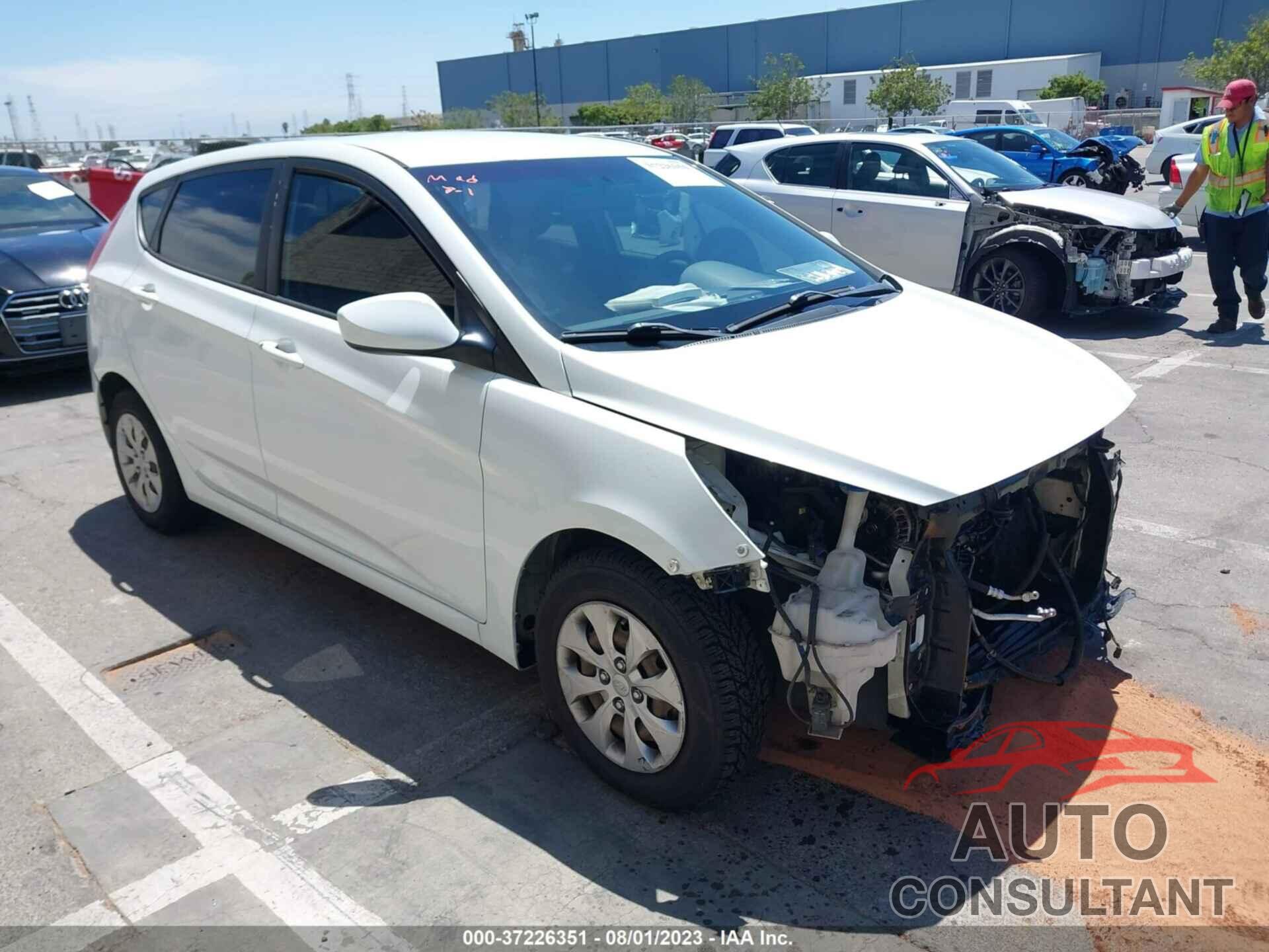 HYUNDAI ACCENT 2015 - KMHCT5AE7FU219465