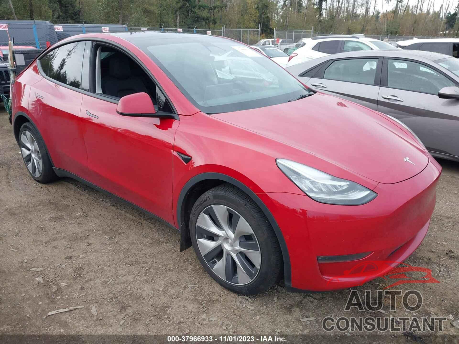 TESLA MODEL Y 2023 - 7SAYGAEEXPF583068