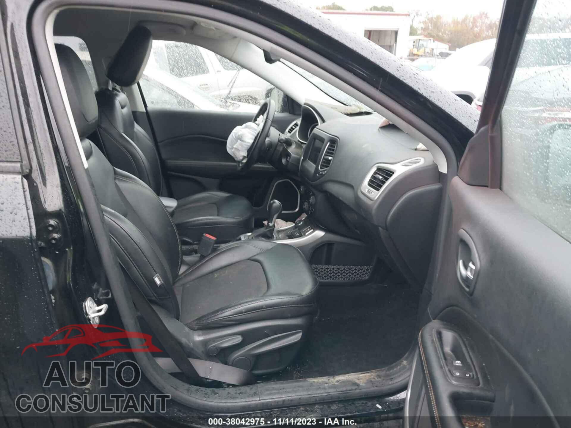 JEEP COMPASS 2020 - 3C4NJDBB1LT129901
