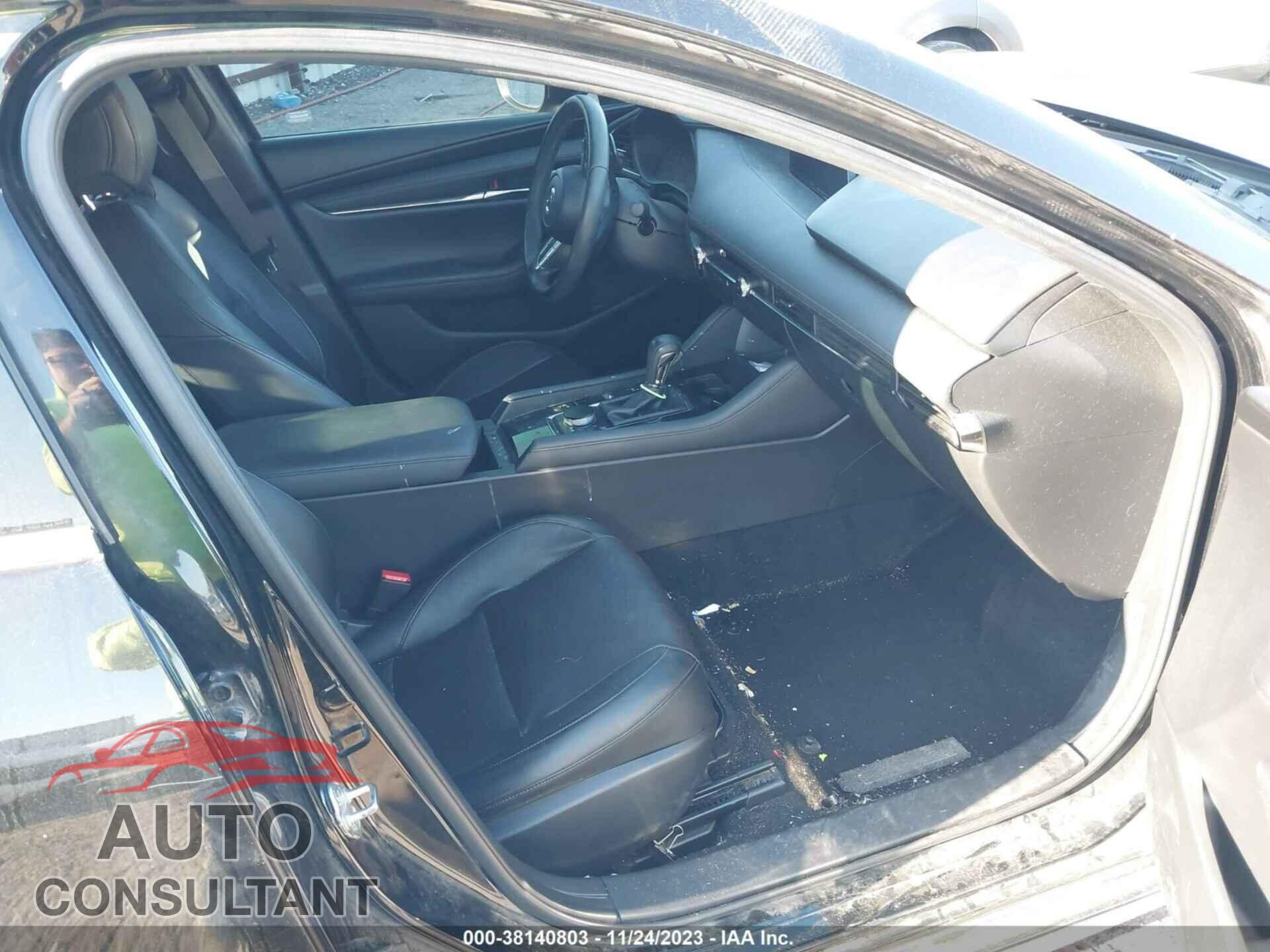 MAZDA MAZDA3 2019 - JM1BPALMXK1105005