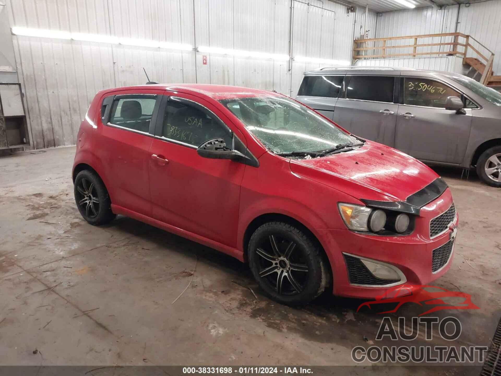 CHEVROLET SONIC 2016 - 1G1JH6SB3G4107893