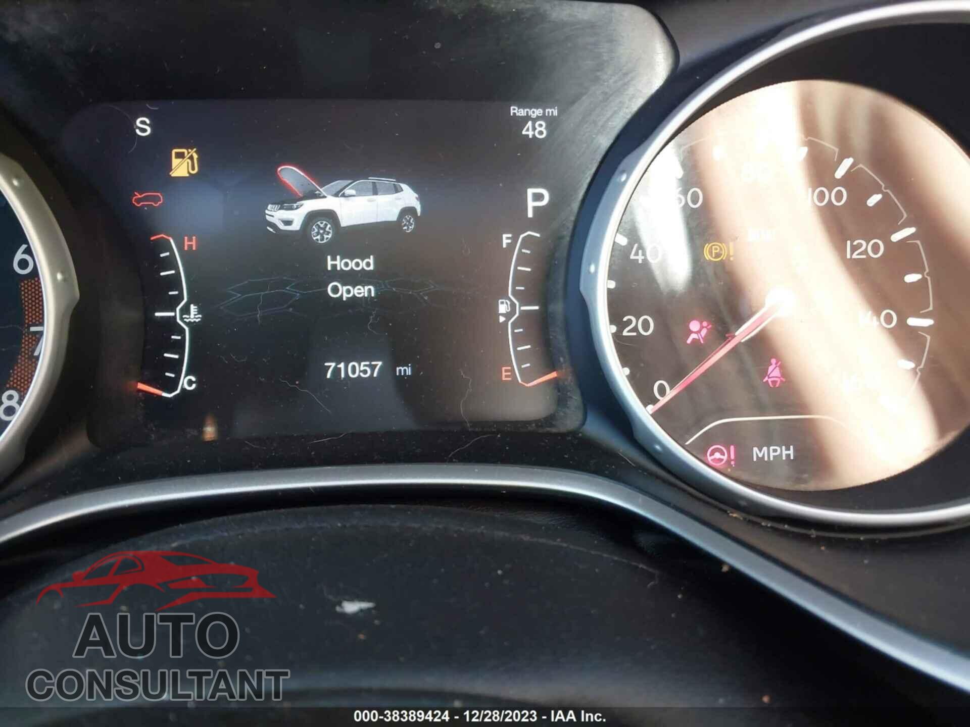 JEEP COMPASS 2018 - 3C4NJDBB4JT396088